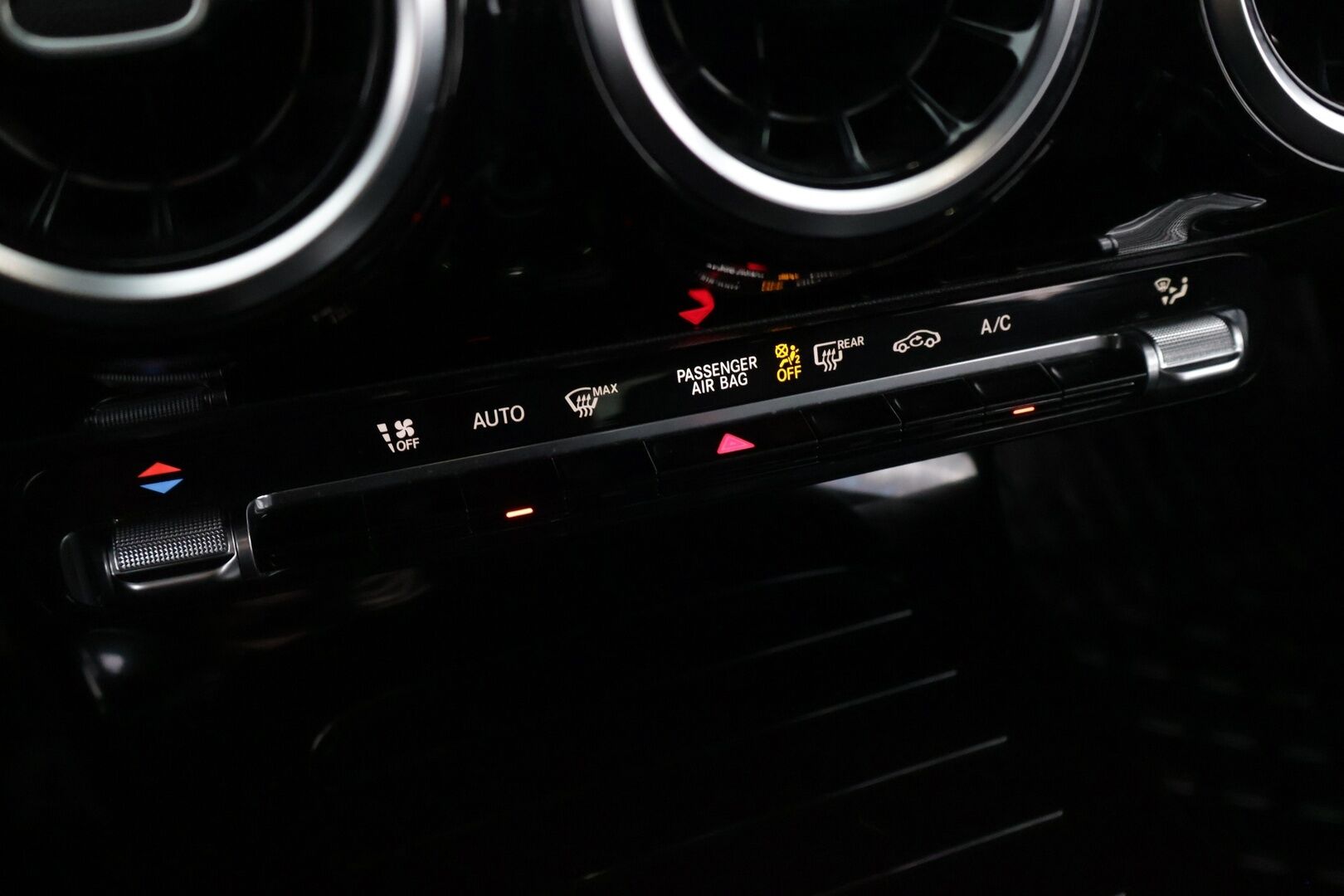 Mercedes-Benz A 2019 180 d A Business Style - Suomi-auto | P-kamera | LED | Digimittaristo | Vakkari | 