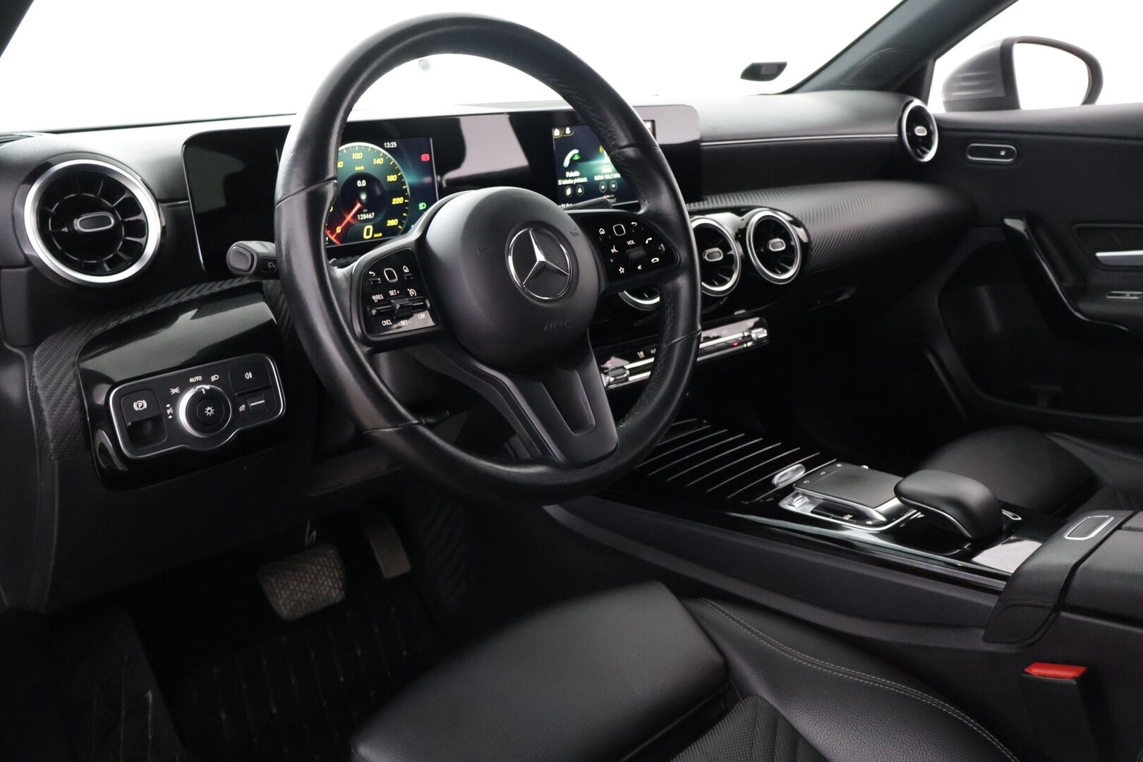 Mercedes-Benz A 2019 180 d A Business Style - Suomi-auto | P-kamera | LED | Digimittaristo | Vakkari | 