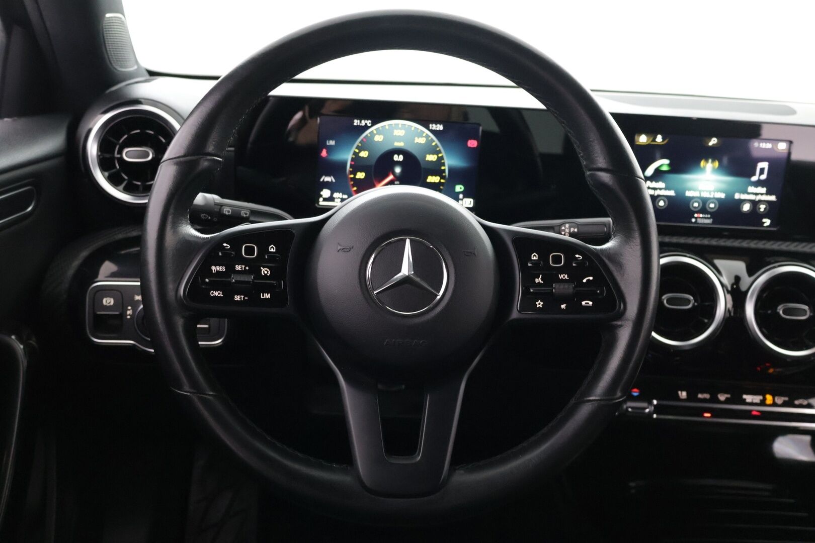 Mercedes-Benz A 2019 180 d A Business Style - Suomi-auto | P-kamera | LED | Digimittaristo | Vakkari | 