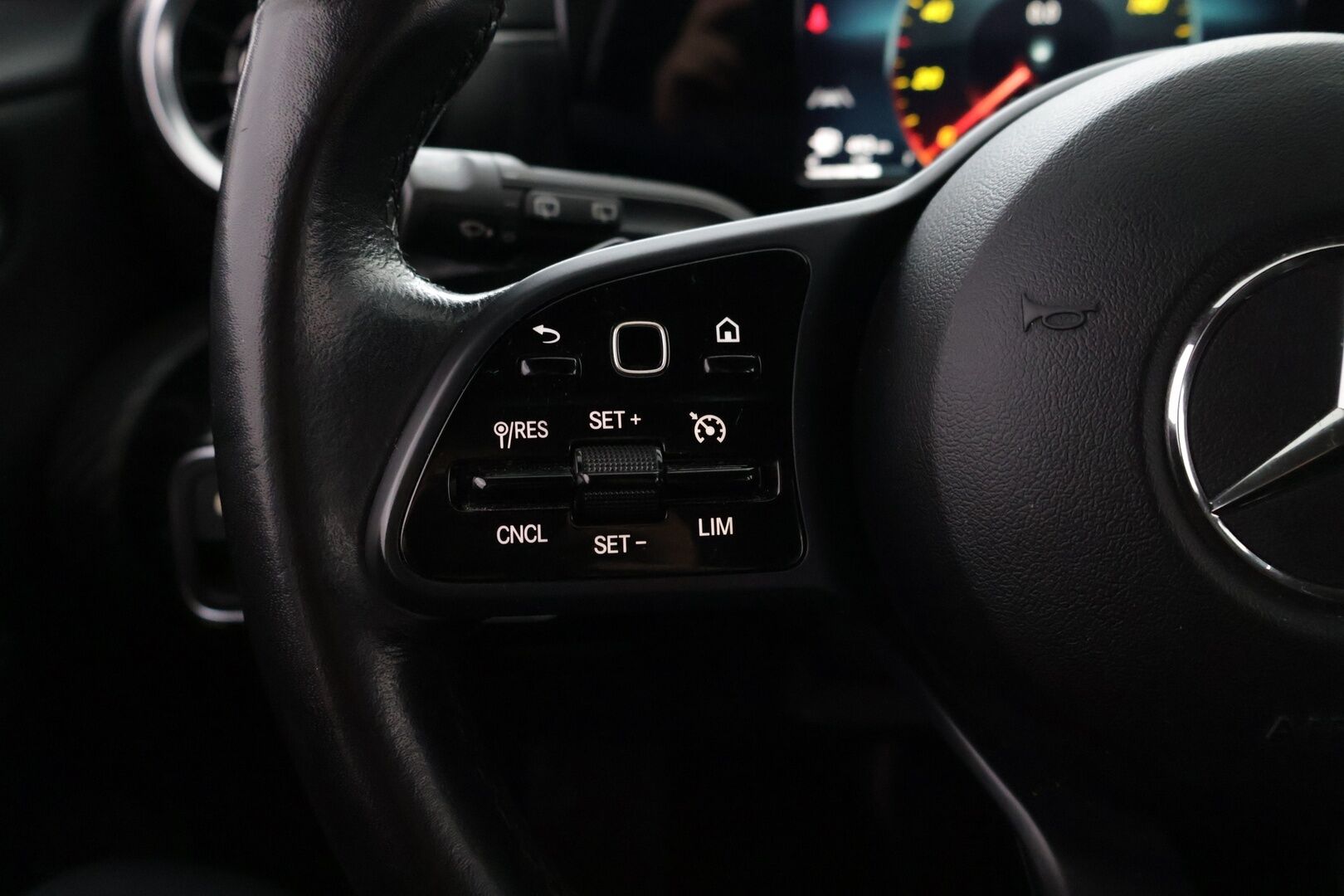 Mercedes-Benz A 2019 180 d A Business Style - Suomi-auto | P-kamera | LED | Digimittaristo | Vakkari | 