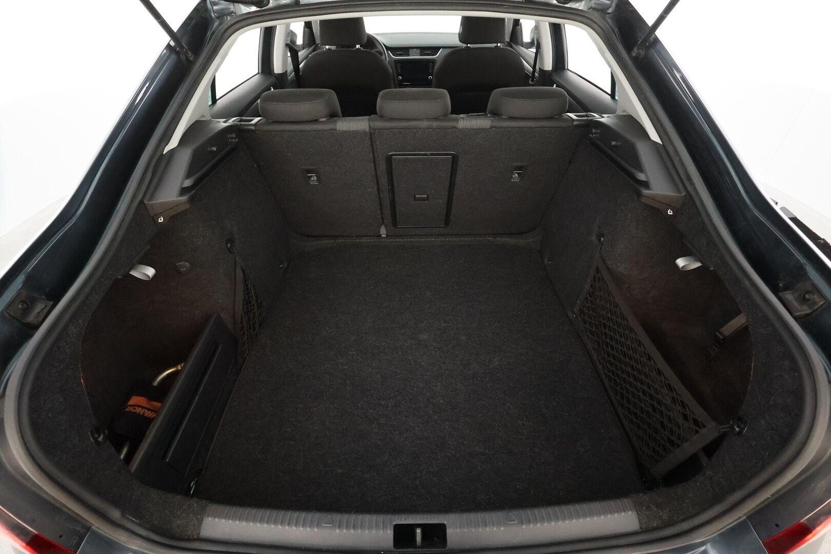 Skoda Octavia 2019 1,5 TSI Style * Webasto / ACC / LED / P.kamera / Navi / Kaistavahti / Katveavustin / Keyless * - Suomi-auto / Kahdet renkaat