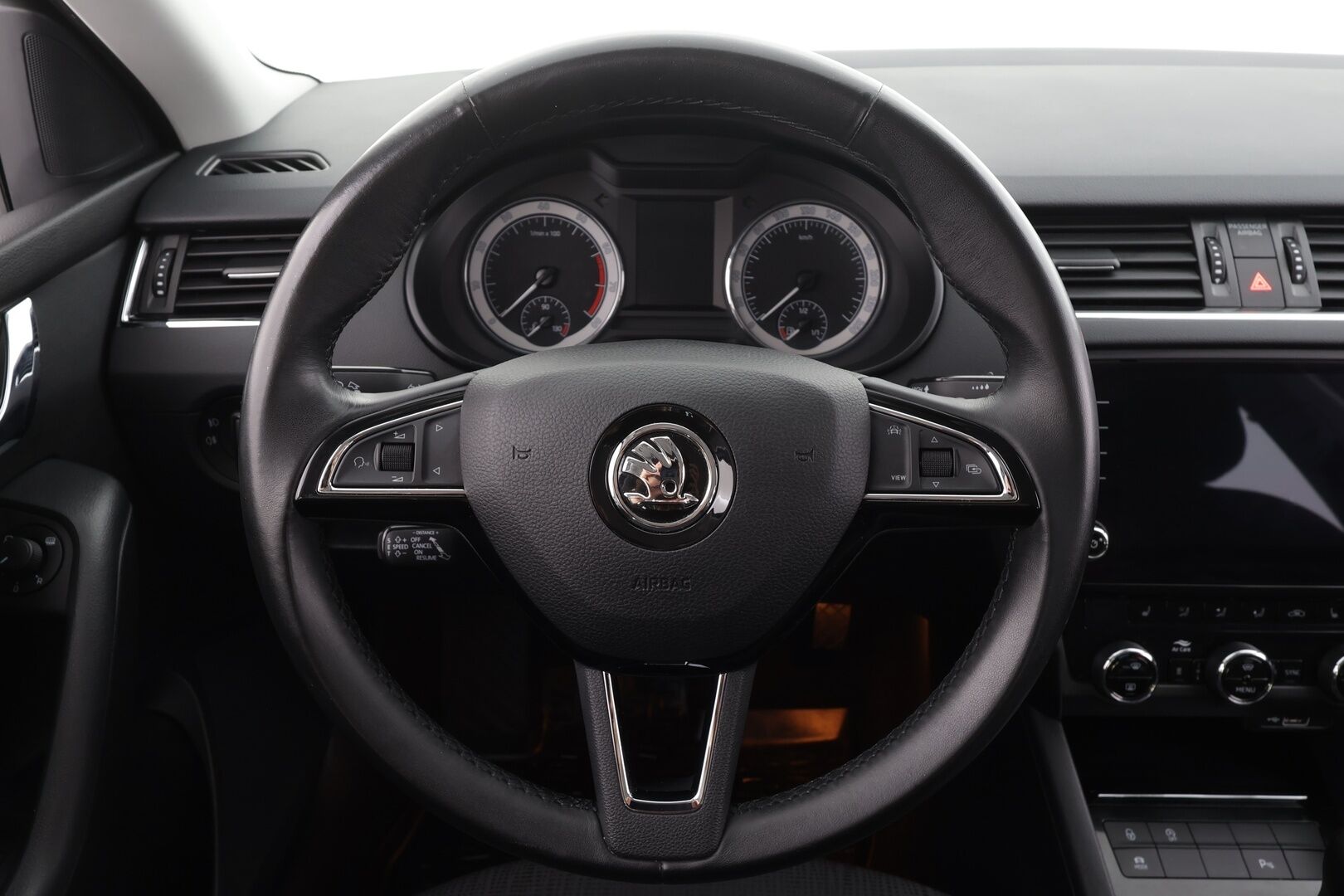 Skoda Octavia 2019 1,5 TSI Style * Webasto / ACC / LED / P.kamera / Navi / Kaistavahti / Katveavustin / Keyless * - Suomi-auto / Kahdet renkaat