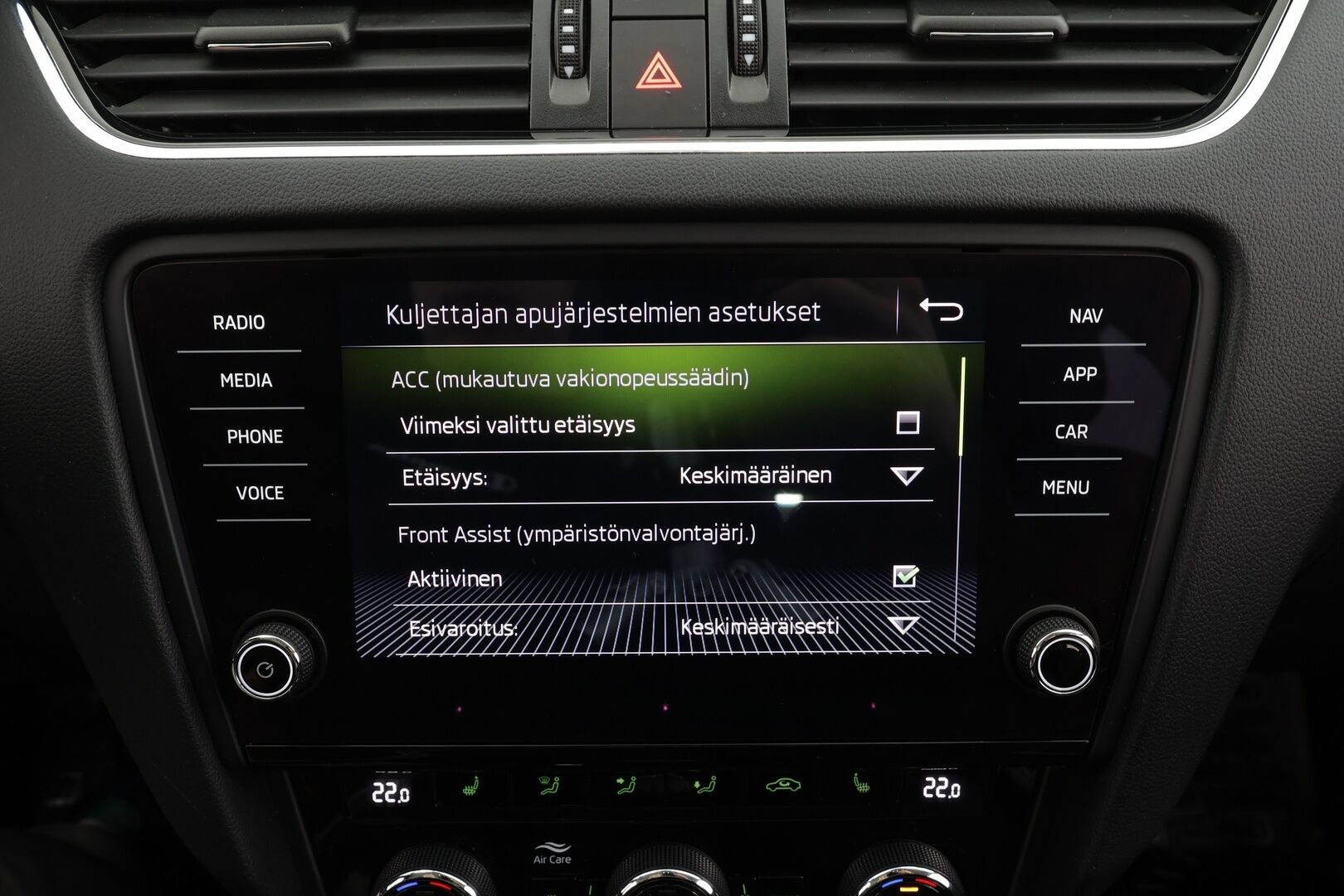 Skoda Octavia 2019 1,5 TSI Style * Webasto / ACC / LED / P.kamera / Navi / Kaistavahti / Katveavustin / Keyless * - Suomi-auto / Kahdet renkaat
