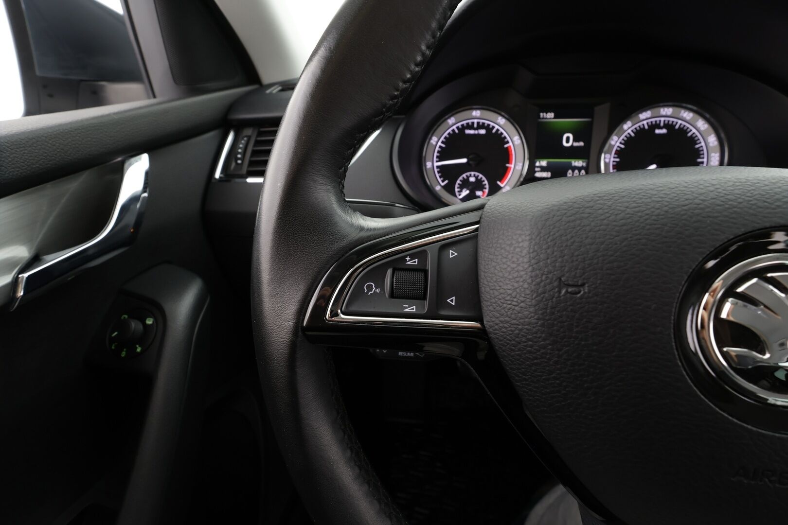 Skoda Octavia 2019 1,5 TSI Style * Webasto / ACC / LED / P.kamera / Navi / Kaistavahti / Katveavustin / Keyless * - Suomi-auto / Kahdet renkaat