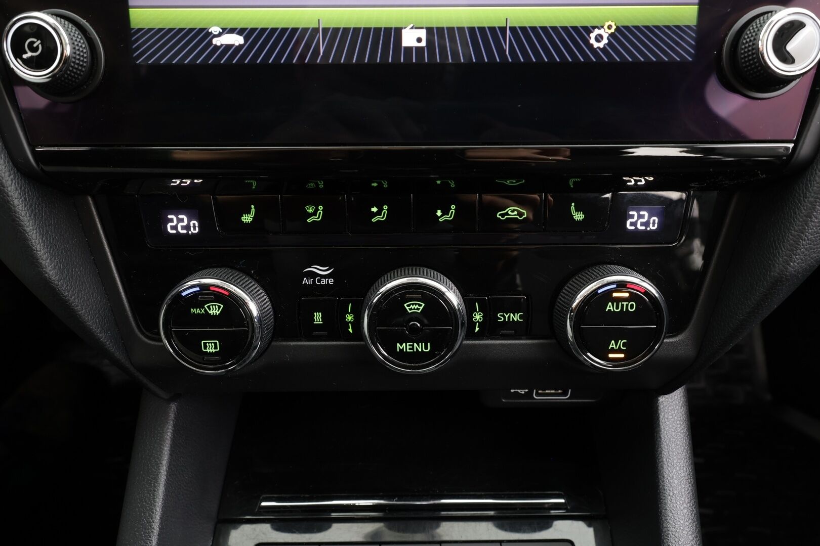 Skoda Octavia 2019 1,5 TSI Style * Webasto / ACC / LED / P.kamera / Navi / Kaistavahti / Katveavustin / Keyless * - Suomi-auto / Kahdet renkaat