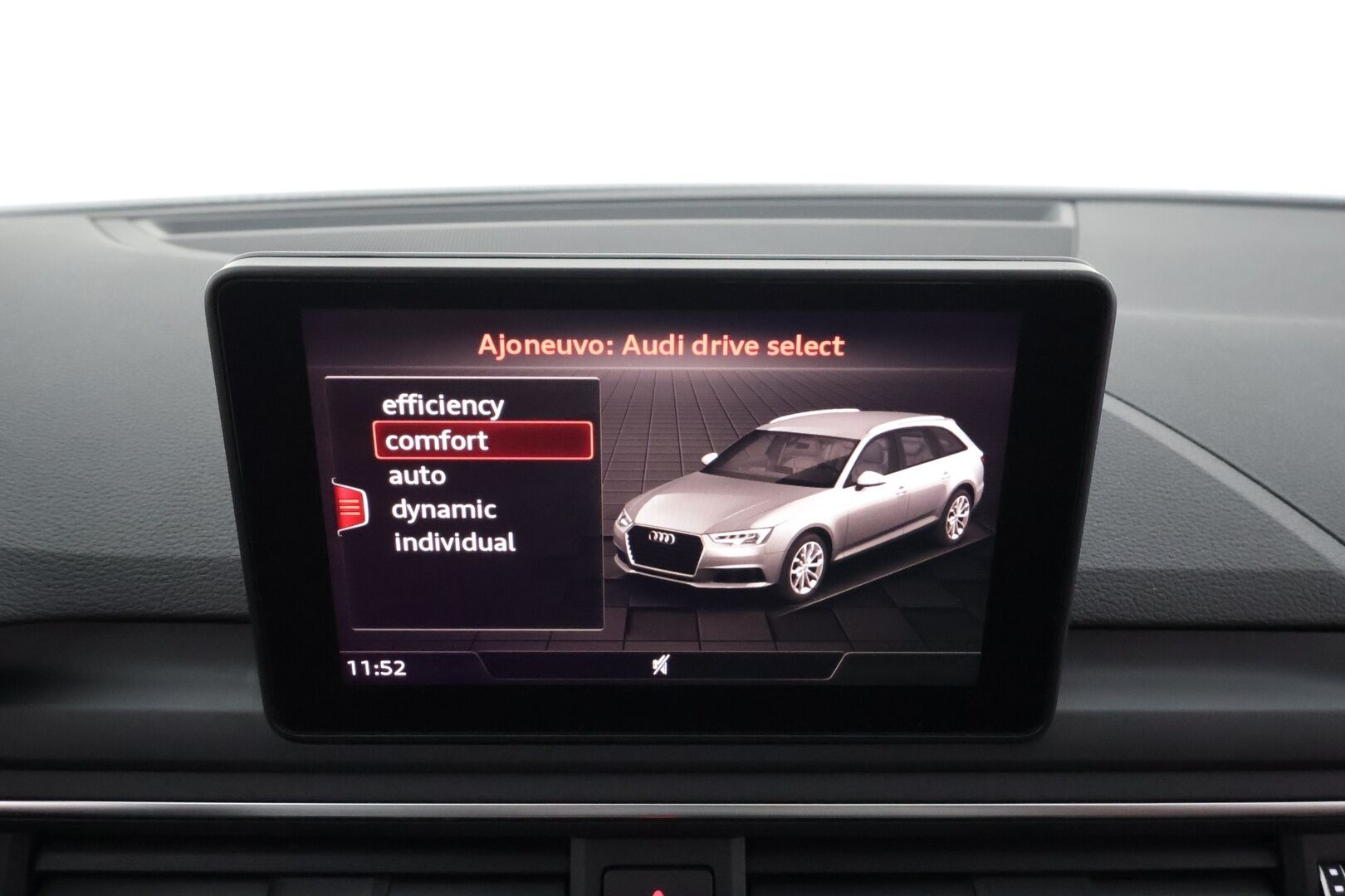 Audi A4 2019 Avant Business Sport Comfort Edition 40 TDI 140 kW quattro S tronic *B&O / Nahkasisusta / Webasto / Koukku / Matrix-LED* - 2 X Renkaat & Vanteet / Suomi Auto