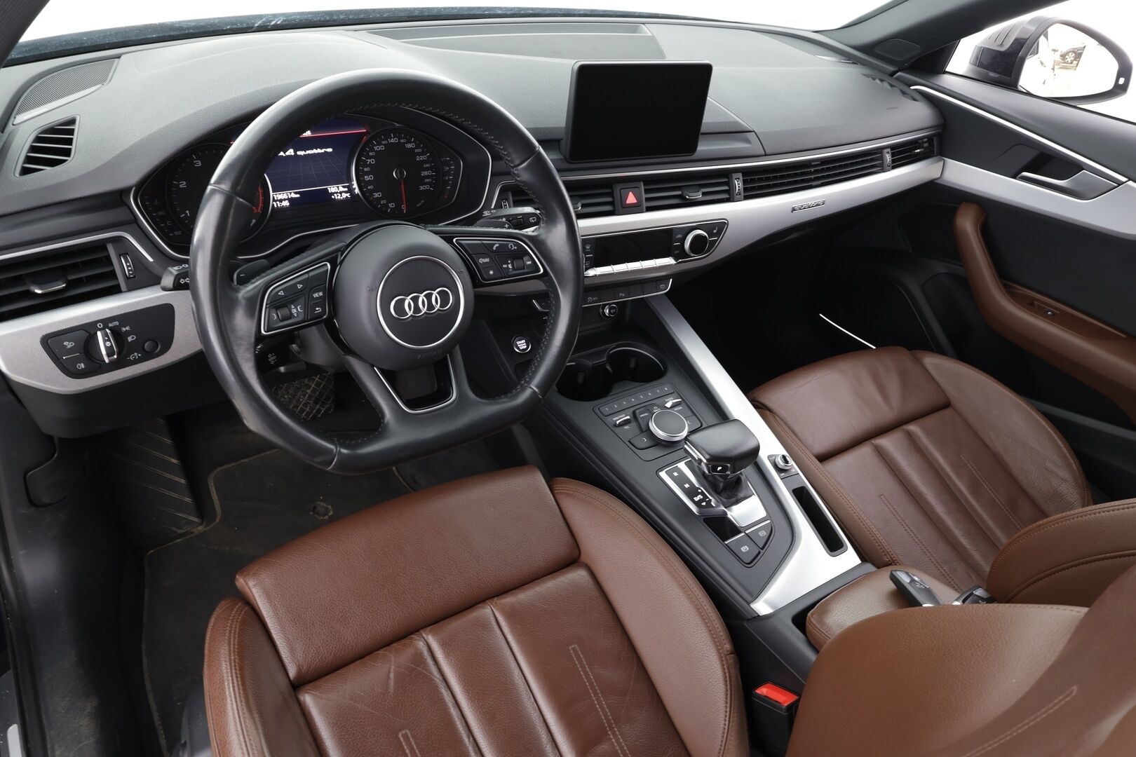 Audi A4 2019 Avant Business Sport Comfort Edition 40 TDI 140 kW quattro S tronic *B&O / Nahkasisusta / Webasto / Koukku / Matrix-LED* - 2 X Renkaat & Vanteet / Suomi Auto