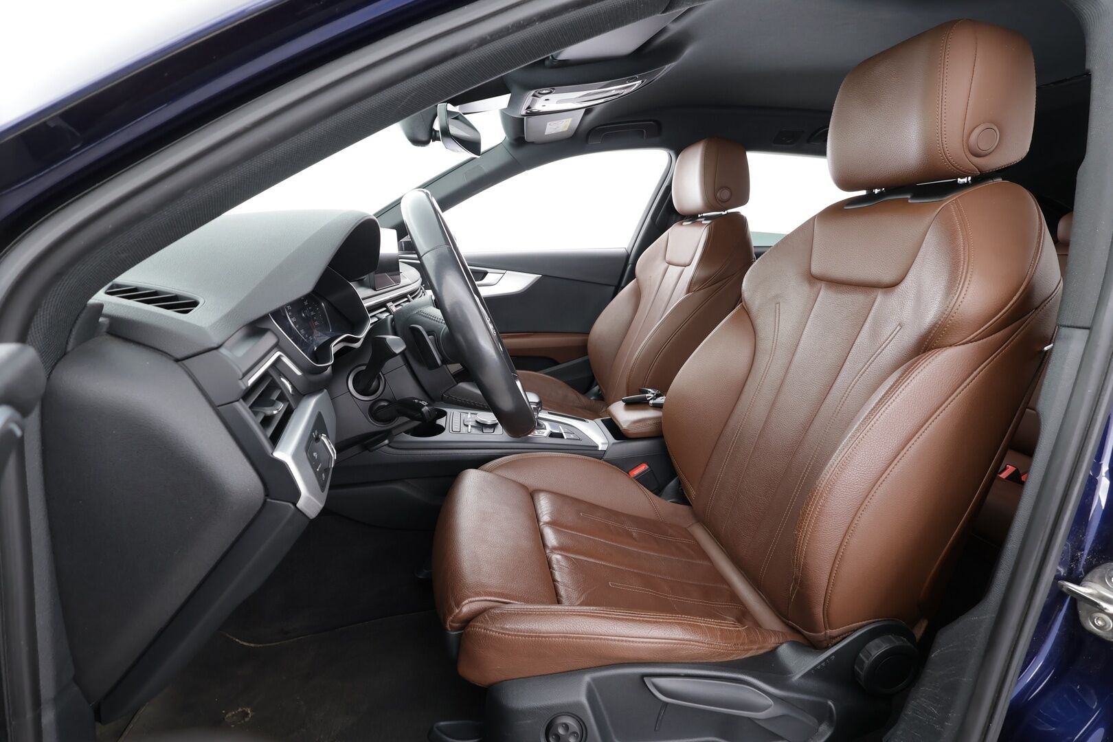 Audi A4 2019 Avant Business Sport Comfort Edition 40 TDI 140 kW quattro S tronic *B&O / Nahkasisusta / Webasto / Koukku / Matrix-LED* - 2 X Renkaat & Vanteet / Suomi Auto