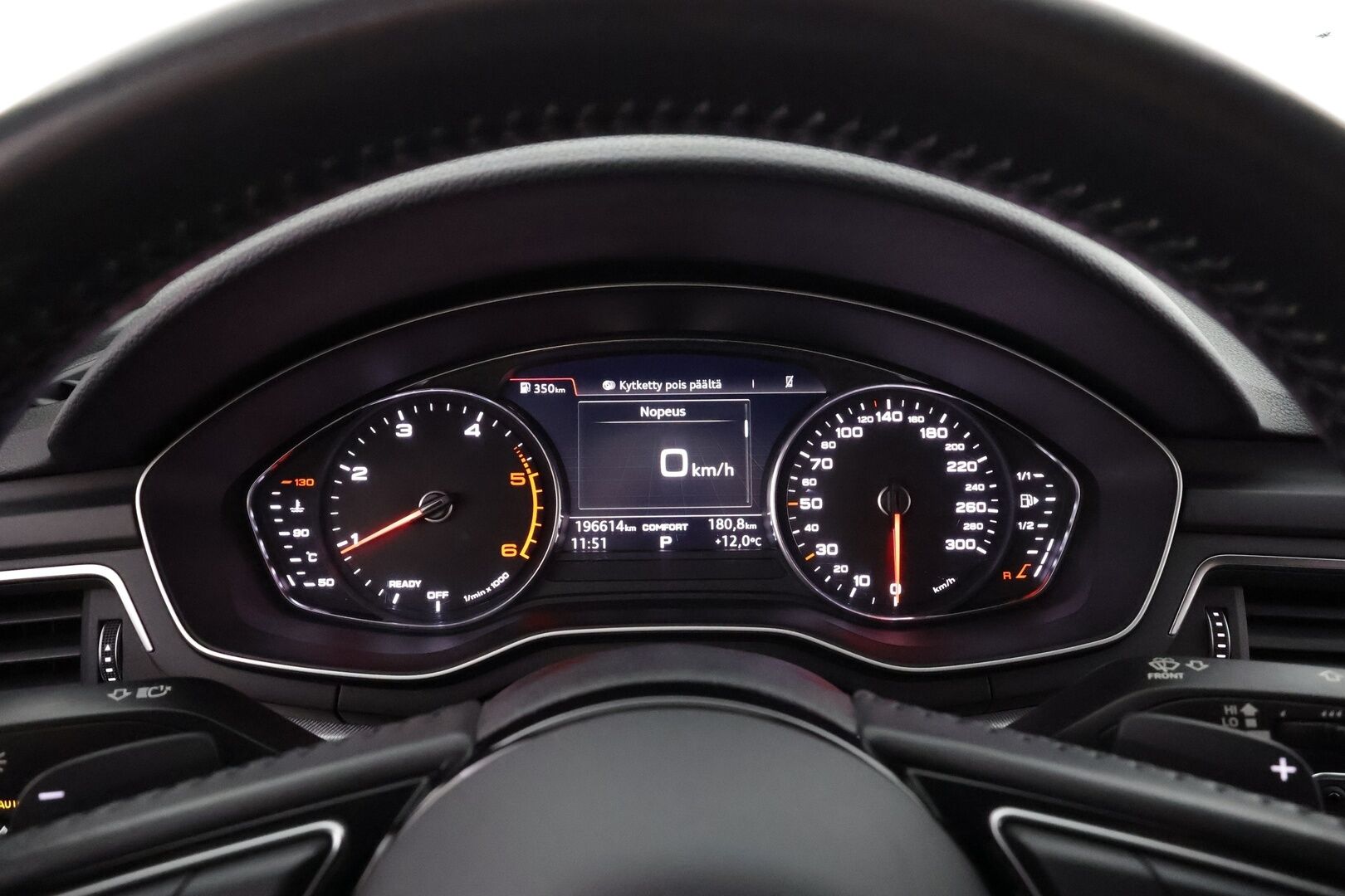 Audi A4 2019 Avant Business Sport Comfort Edition 40 TDI 140 kW quattro S tronic *B&O / Nahkasisusta / Webasto / Koukku / Matrix-LED* - 2 X Renkaat & Vanteet / Suomi Auto