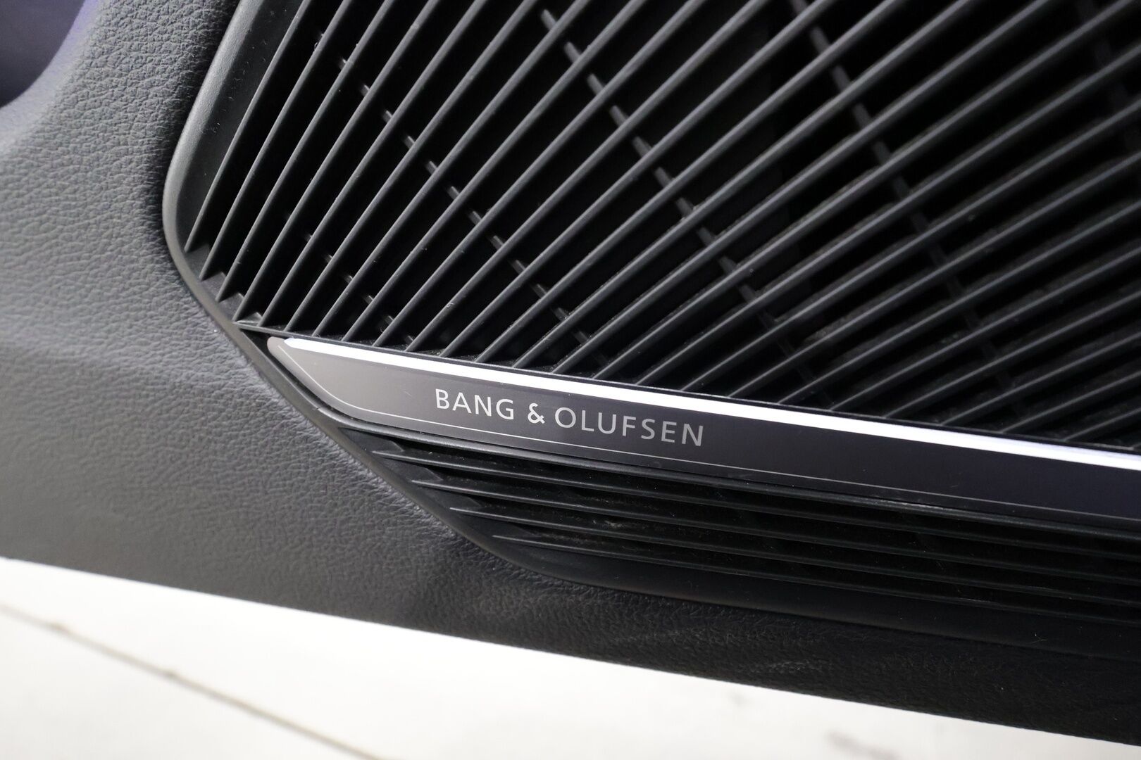 Audi A4 2019 Avant Business Sport Comfort Edition 40 TDI 140 kW quattro S tronic *B&O / Nahkasisusta / Webasto / Koukku / Matrix-LED* - 2 X Renkaat & Vanteet / Suomi Auto
