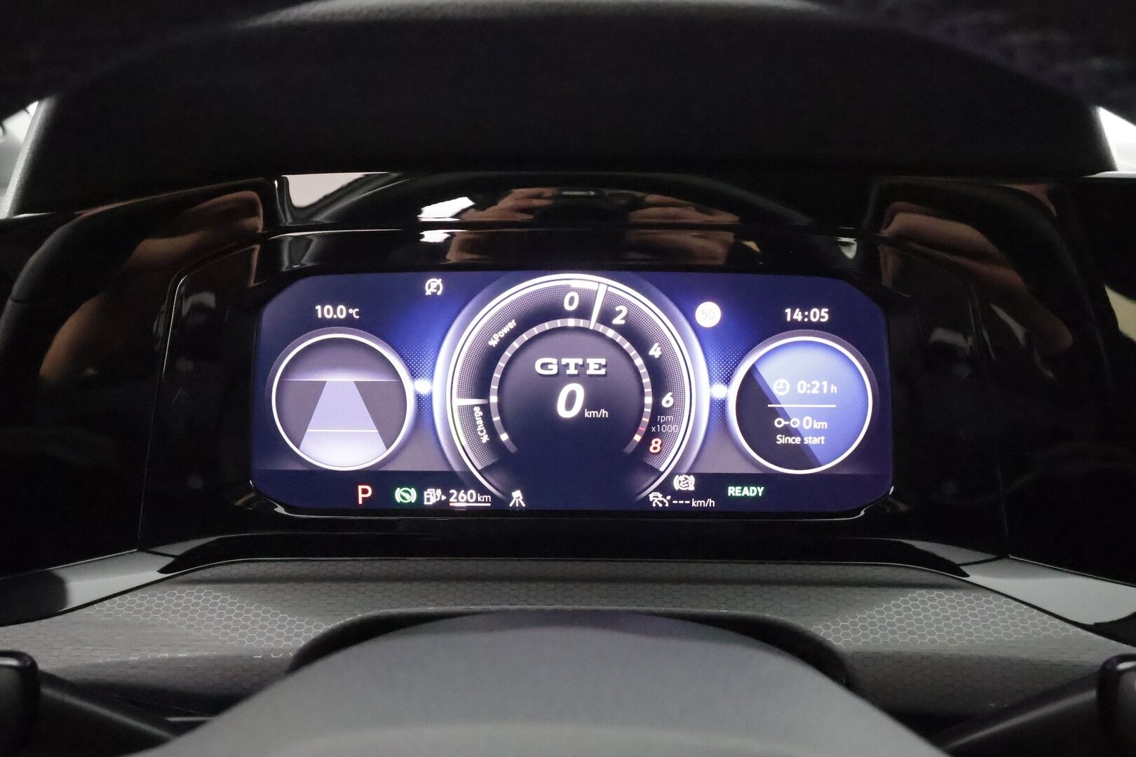 Volkswagen Golf 2023 GTE 180 kW (PHEV) DSG * ACC / HUD / Webasto / Kattoluukku / Sporttipenkit / P.kamera / IQ.Light / Keyless / Navi * - Suomi-auto / Kahdet renkaat aluvanteilla 