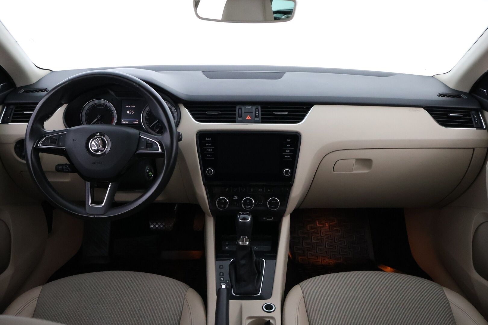 Skoda Octavia 2019 Combi 1,6 TDI Style DSG Autom. - Suomiauto / Webasto / Adapt.Vakkari / Canton Premium Sound / Peruutuskamera / Vaaleat Puolinahat / Huippuvarusteet!