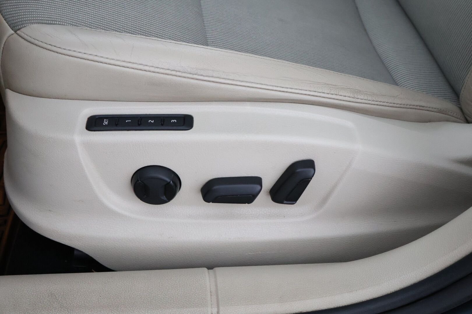 Skoda Octavia 2019 Combi 1,6 TDI Style DSG Autom. - Suomiauto / Webasto / Adapt.Vakkari / Canton Premium Sound / Peruutuskamera / Vaaleat Puolinahat / Huippuvarusteet!