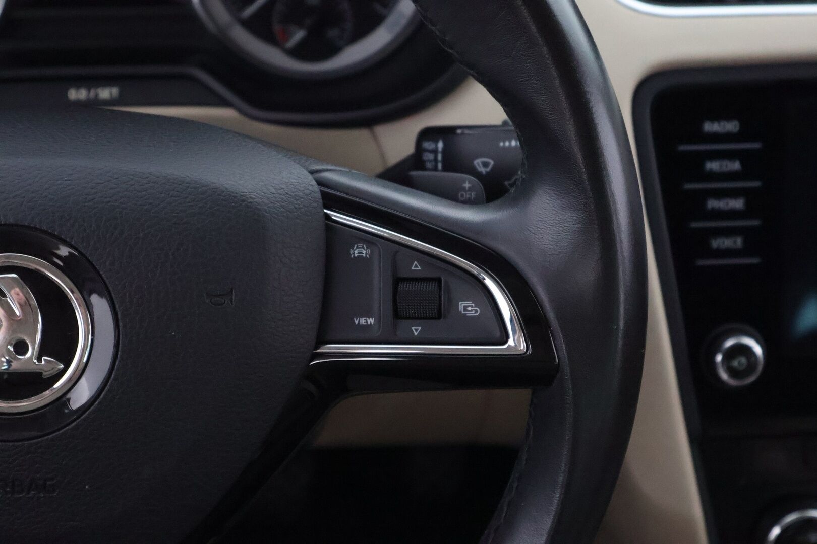 Skoda Octavia 2019 Combi 1,6 TDI Style DSG Autom. - Suomiauto / Webasto / Adapt.Vakkari / Canton Premium Sound / Peruutuskamera / Vaaleat Puolinahat / Huippuvarusteet!