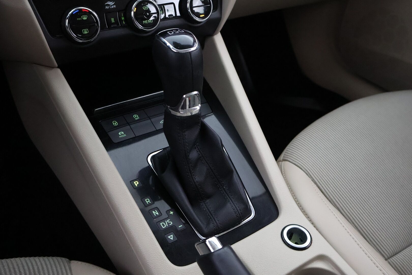 Skoda Octavia 2019 Combi 1,6 TDI Style DSG Autom. - Suomiauto / Webasto / Adapt.Vakkari / Canton Premium Sound / Peruutuskamera / Vaaleat Puolinahat / Huippuvarusteet!