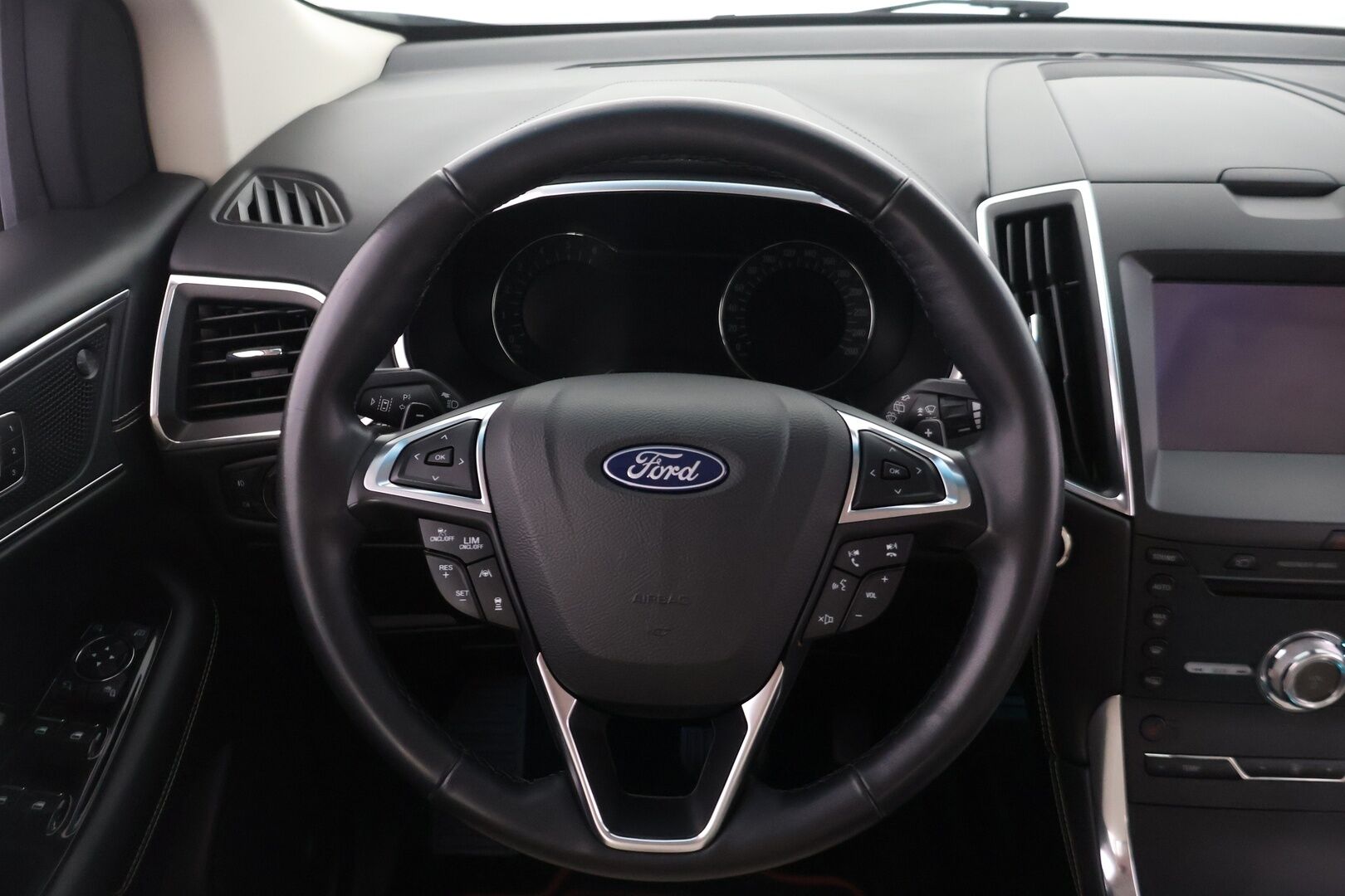 Ford Edge 2019 2,0 TDCi Bi-Turbo EcoBlue 240hv A8 Vignale 5-ovinen - Suomi-auto | B&O | Adapt. vakkari | Webasto | Navi | BLIS | P.kamera | CarPlay | Koukku | 2x renkaat |