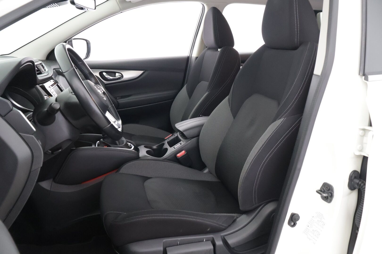 Nissan Qashqai 2019 DIG-T 160 N-Connecta 2WD DCT, NNC *1-om. Suomi-auto / Vakkari / 360° Kamera / Apple&Android / Navi* - 2x renkaat aluvanteilla / Lohko+sisäpuhallin / Huoltokirja