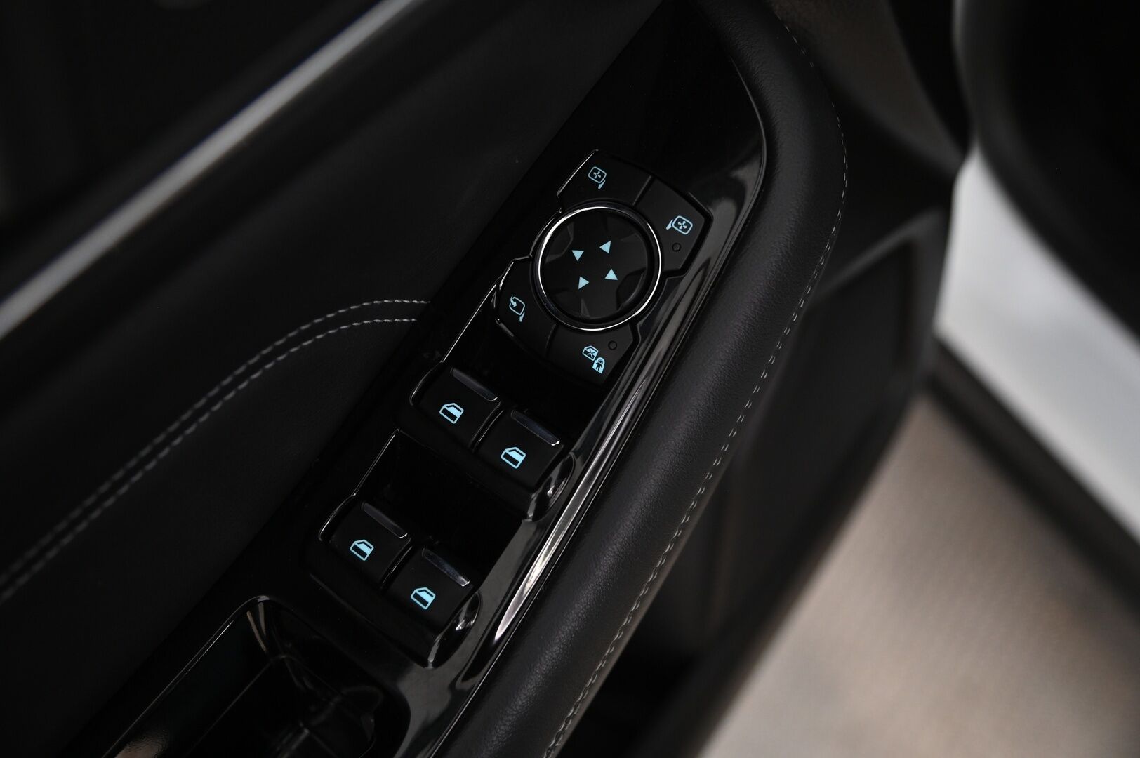Ford S-Max 2019 2,0 TDCi EcoBlue 150hv A8 Titanium 5-ovinen - *YritysOutlet - Myydään vain yrityksille*