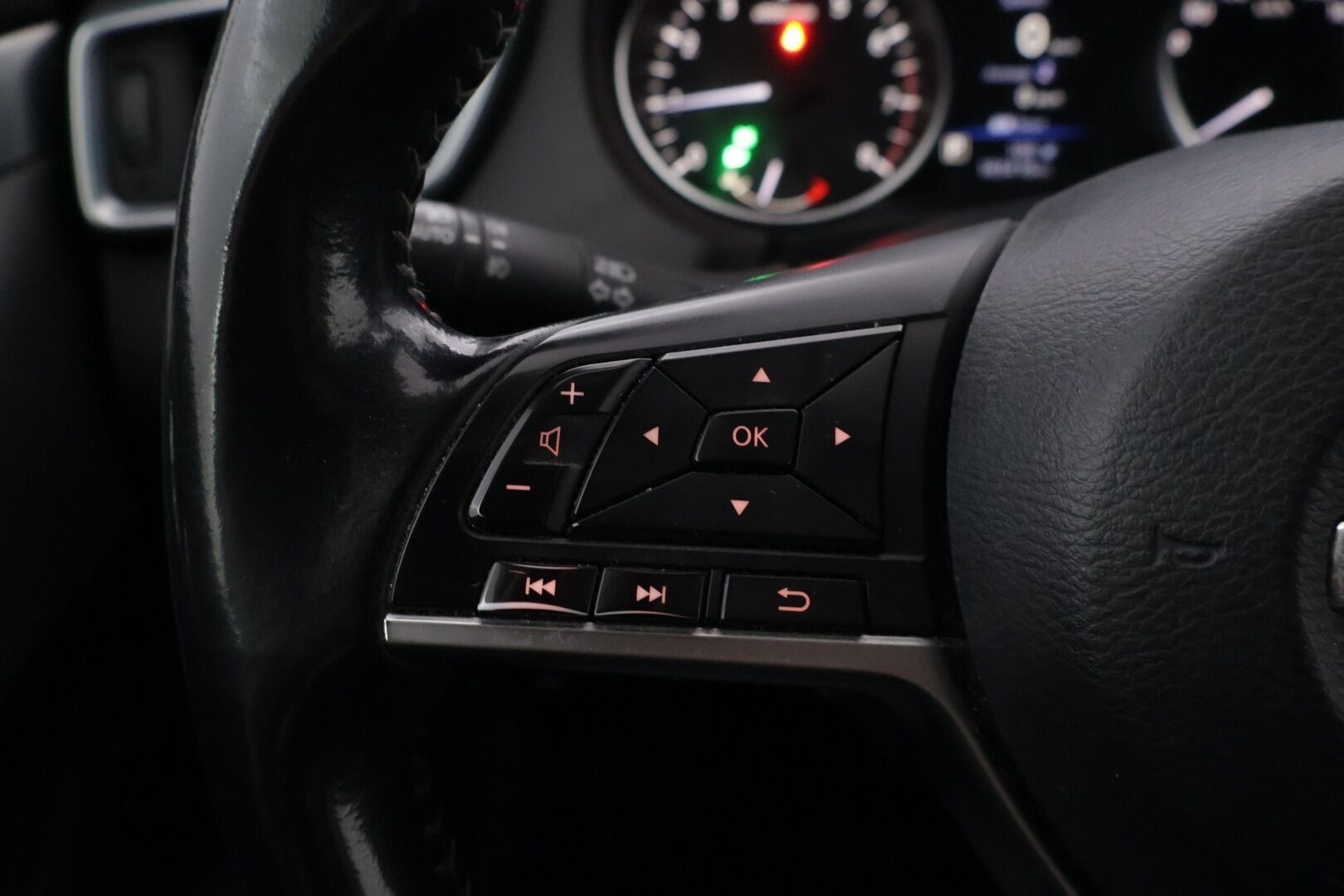 Nissan Qashqai 2019 DIG-T 160 N-Connecta 2WD DCT, NNC - | 360-Kamera | Kaistavahti | Vakkari | Navi | Koukku | Lohko+sis.Lämmitin | Suomi-auto | 2X Renkaat | Juuri huollettu |