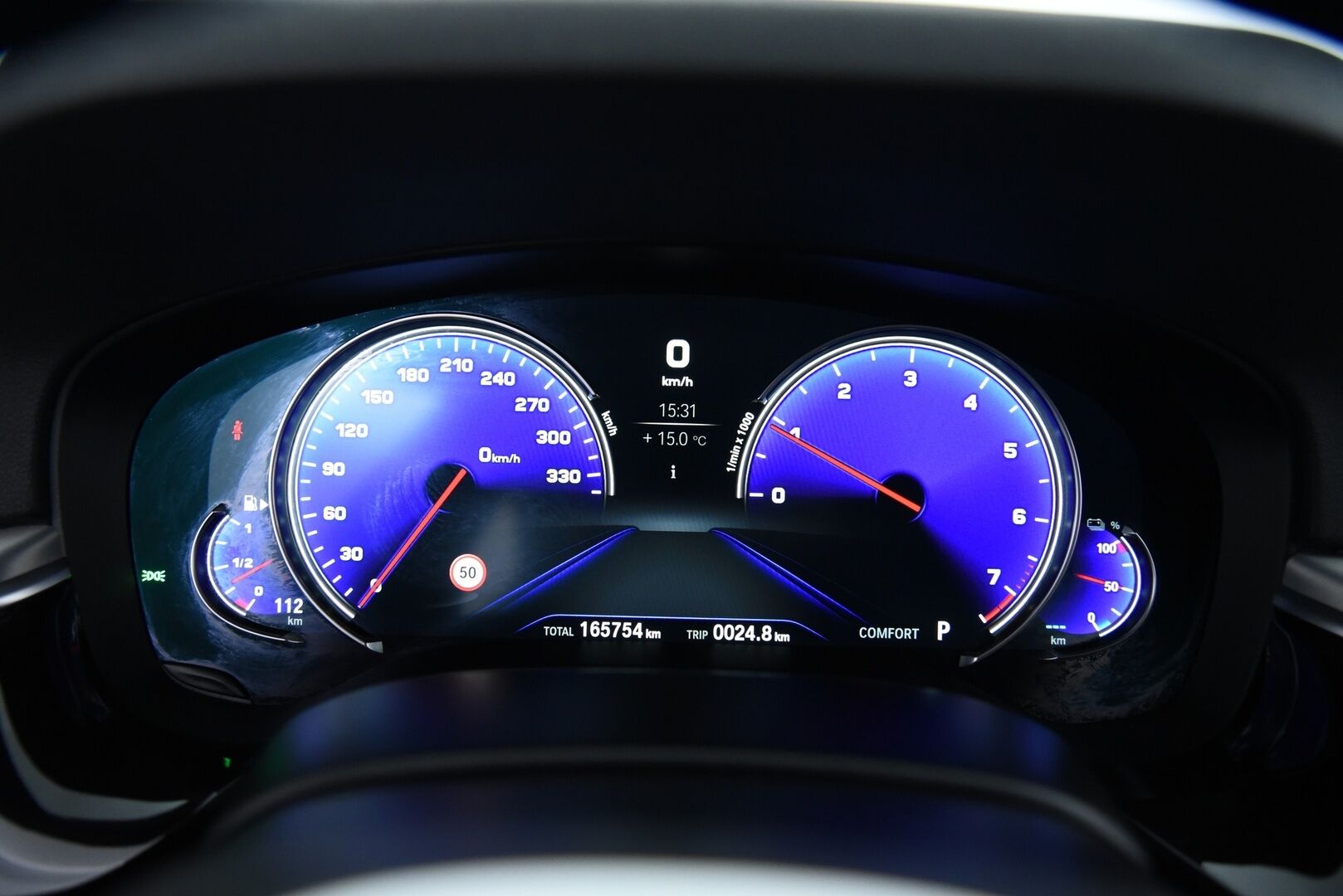 BMW 530 2018 G30 Sedan 530e A Charged Edition M Sport / Adapt.LED / 360-kamera / HUD / Blis / Hifi - Nahka sportti-penkit / Täydellä M-sport paketilla / Seuraava huolto 10/2026