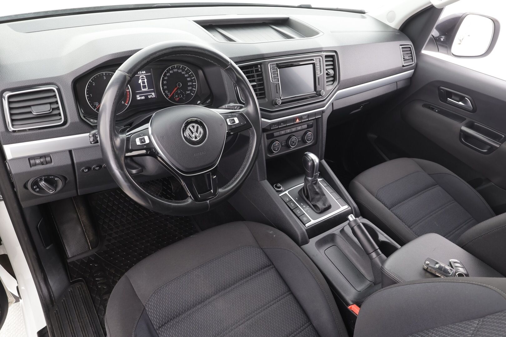 Volkswagen Amarok 2018 DC 3080 -->3300kg Highline 3,0 TDI 150kW 4MOTION 3300kg ilman takaistuimia - *Vakkari | Webasto | Koukku | P.kamera | Suomi-auto | Kattavat huollot | Karjapuskuri*