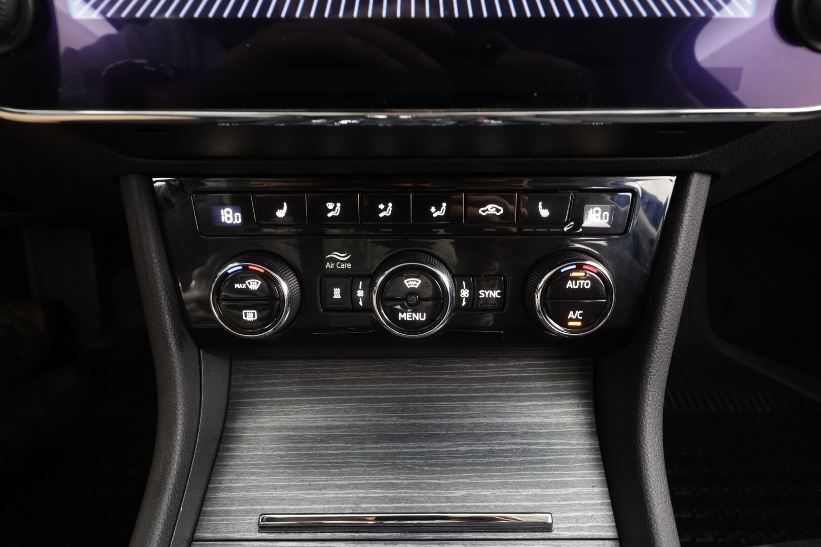 Skoda Superb 2021 Combi 1,5 TSI ACT Style DSG Autom. - | ACC | Webasto | Koukku | Muistipenkit | Matrix-LED | Canton | Keyless | Puolinahat | Apple&Android | Suomi-auto | Kahdet Renkaat |