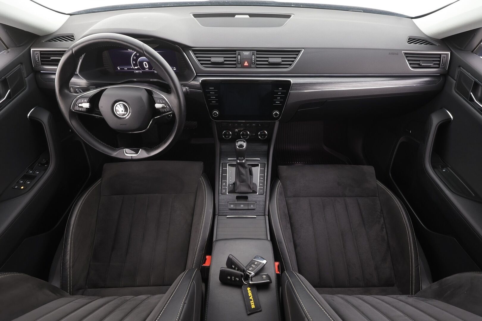 Skoda Superb 2021 Combi 1,5 TSI ACT Style DSG Autom. - | ACC | Webasto | Koukku | Muistipenkit | Matrix-LED | Canton | Keyless | Puolinahat | Apple&Android | Suomi-auto | Kahdet Renkaat |