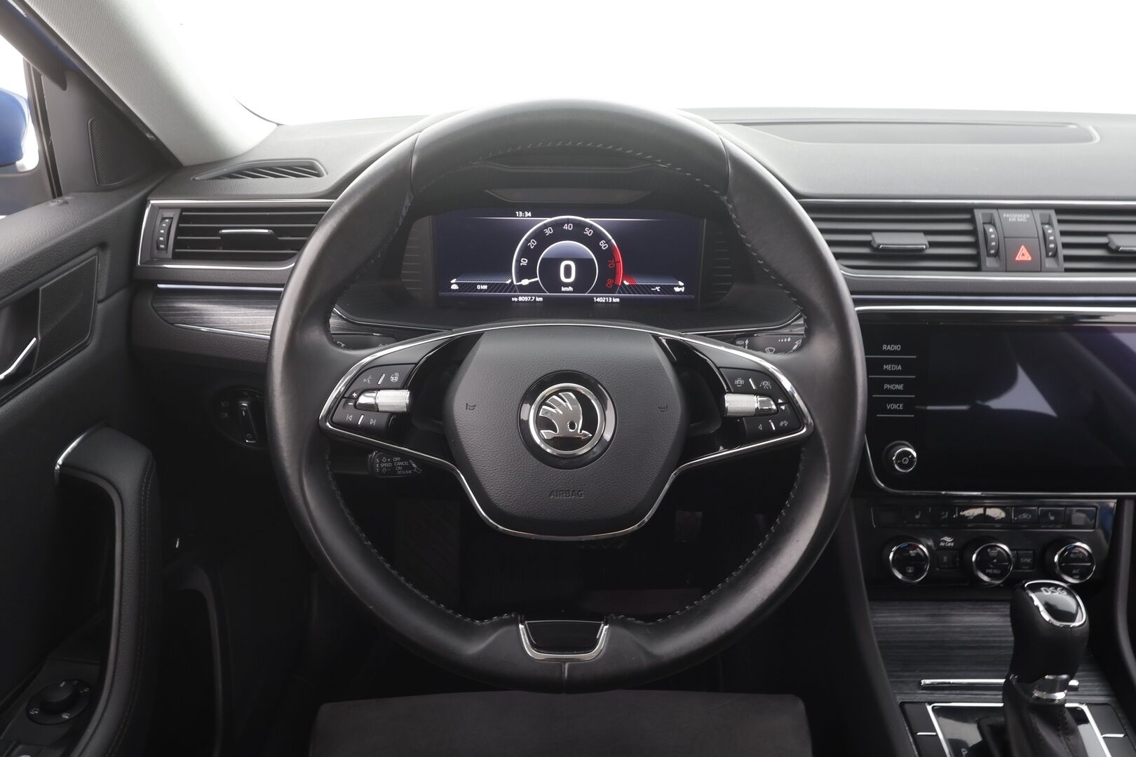 Skoda Superb 2021 Combi 1,5 TSI ACT Style DSG Autom. - | ACC | Webasto | Koukku | Muistipenkit | Matrix-LED | Canton | Keyless | Puolinahat | Apple&Android | Suomi-auto | Kahdet Renkaat |