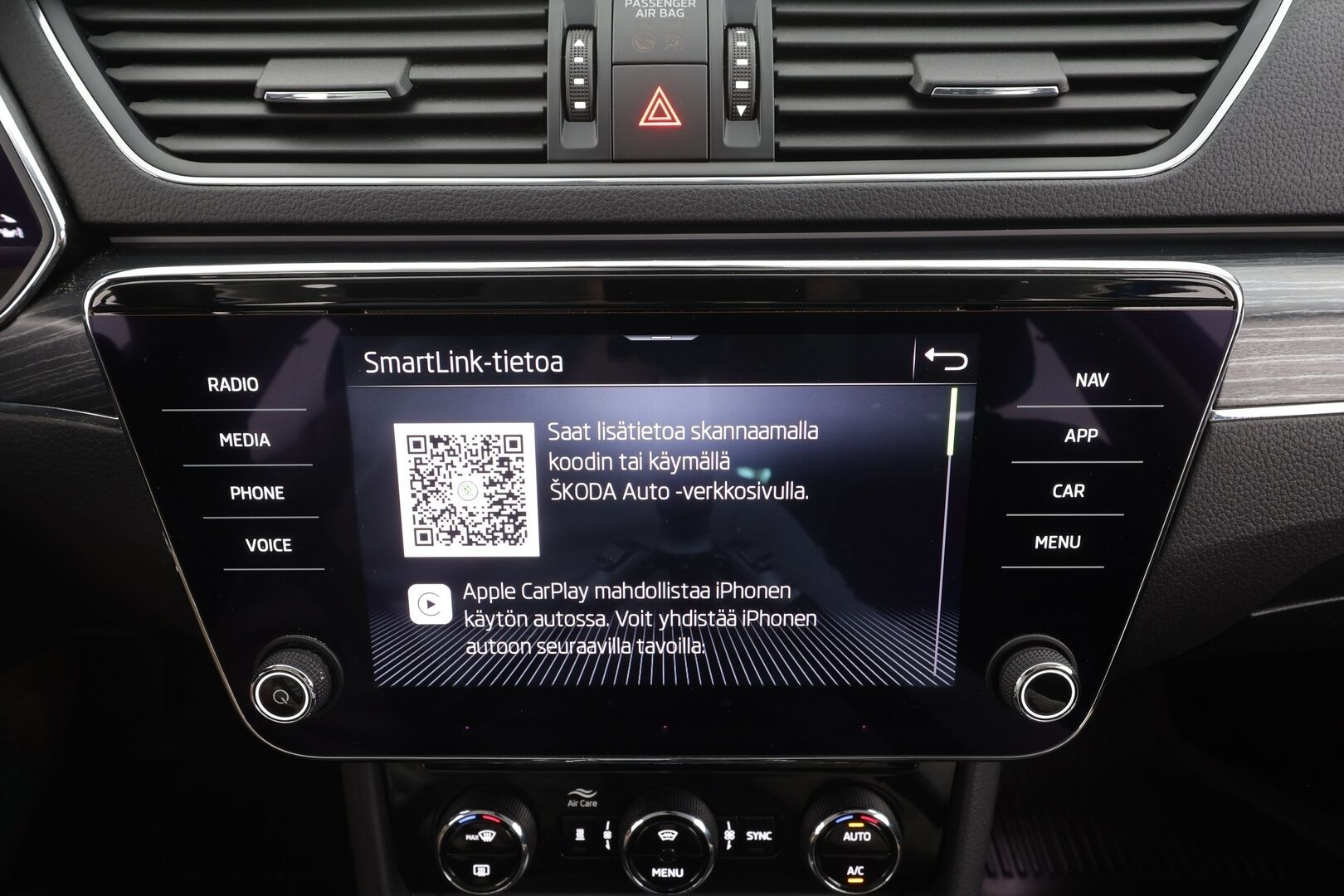 Skoda Superb 2021 Combi 1,5 TSI ACT Style DSG Autom. - | ACC | Webasto | Koukku | Muistipenkit | Matrix-LED | Canton | Keyless | Puolinahat | Apple&Android | Suomi-auto | Kahdet Renkaat |