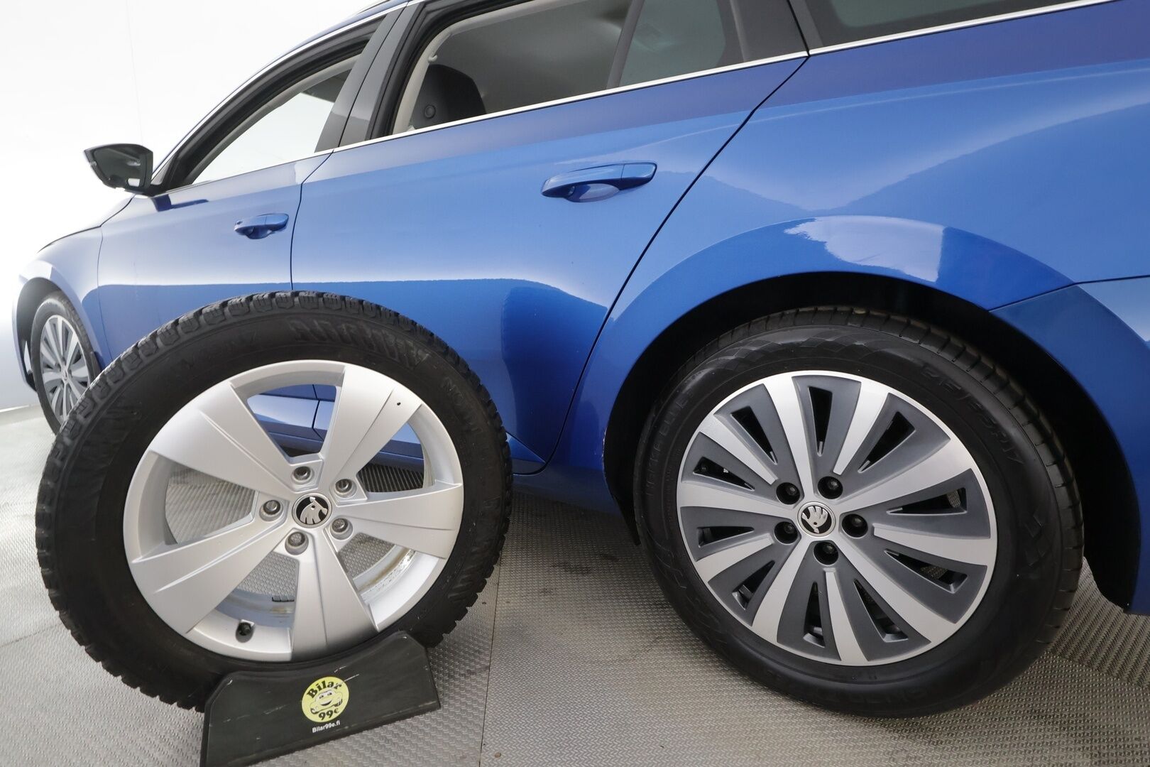 Skoda Superb 2021 Combi 1,5 TSI ACT Style DSG Autom. - | ACC | Webasto | Koukku | Muistipenkit | Matrix-LED | Canton | Keyless | Puolinahat | Apple&Android | Suomi-auto | Kahdet Renkaat |
