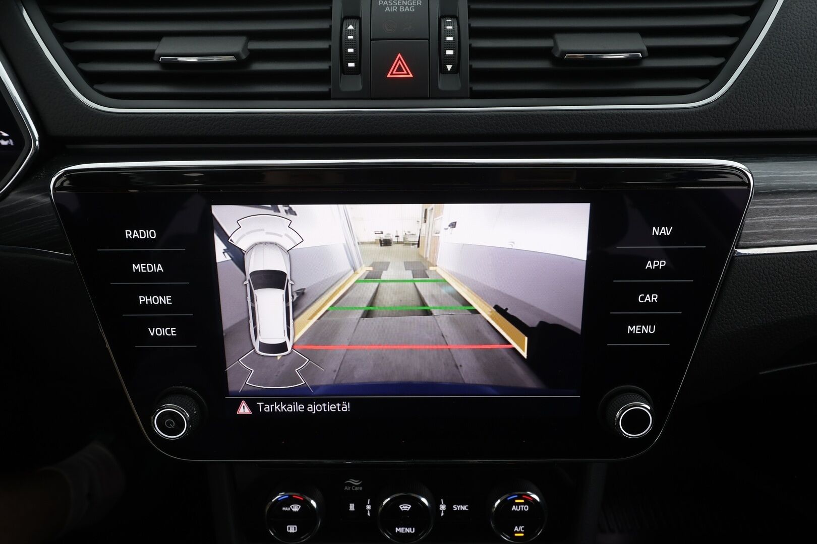 Skoda Superb 2021 Combi 1,5 TSI ACT Style DSG Autom. - | ACC | Webasto | Koukku | Muistipenkit | Matrix-LED | Canton | Keyless | Puolinahat | Apple&Android | Suomi-auto | Kahdet Renkaat |