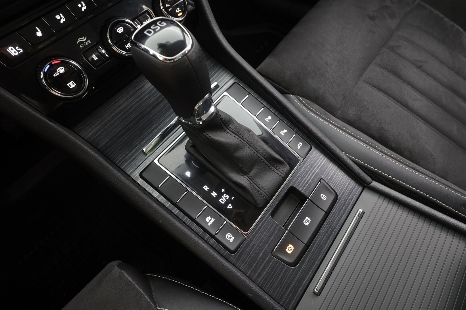 Skoda Superb 2021 Combi 1,5 TSI ACT Style DSG Autom. - | ACC | Webasto | Koukku | Muistipenkit | Matrix-LED | Canton | Keyless | Puolinahat | Apple&Android | Suomi-auto | Kahdet Renkaat |