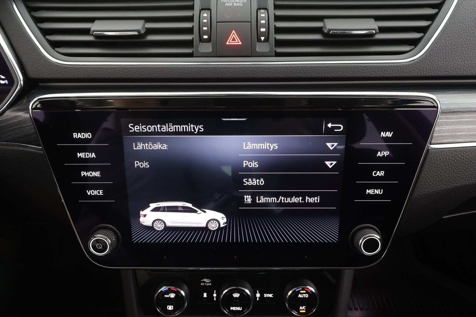 Skoda Superb 2021 Combi 1,5 TSI ACT Style DSG Autom. - | ACC | Webasto | Koukku | Muistipenkit | Matrix-LED | Canton | Keyless | Puolinahat | Apple&Android | Suomi-auto | Kahdet Renkaat |