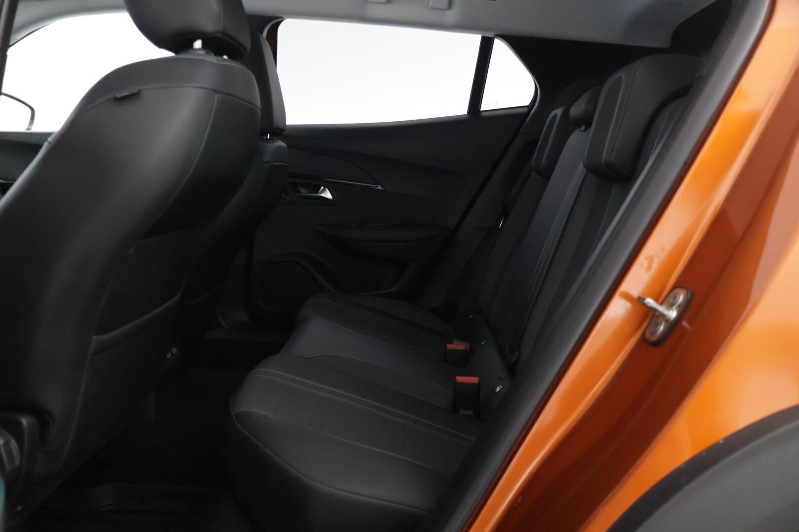 Peugeot 2008 2021 Allure Pack 210 Anniversary PureTech 130 EAT8-automaatti