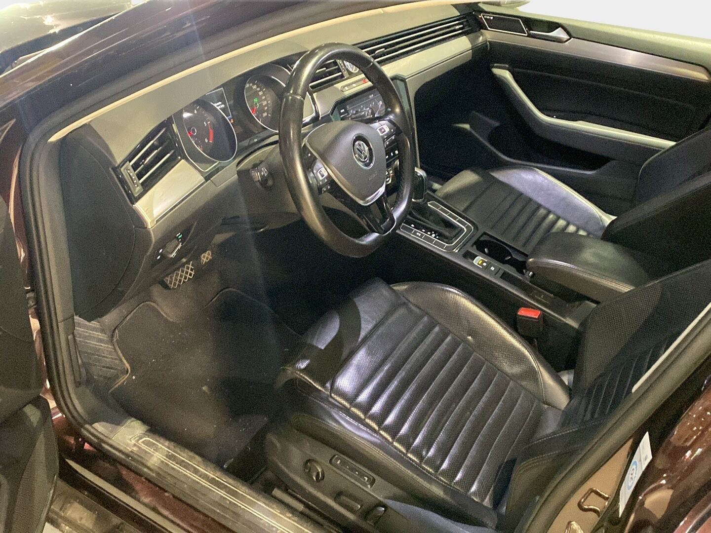 Volkswagen Passat 2018 Variant Highline 2,0 TDI 140 kW (190 hv) 4MOTION DSG-automaatti - Adapt.vakkari / Dynaudio / Ilmastoidut istuimet / 360° kamera / Hierovapenkki / Nahkasisusta / Matrix LED / Supervarusteet!