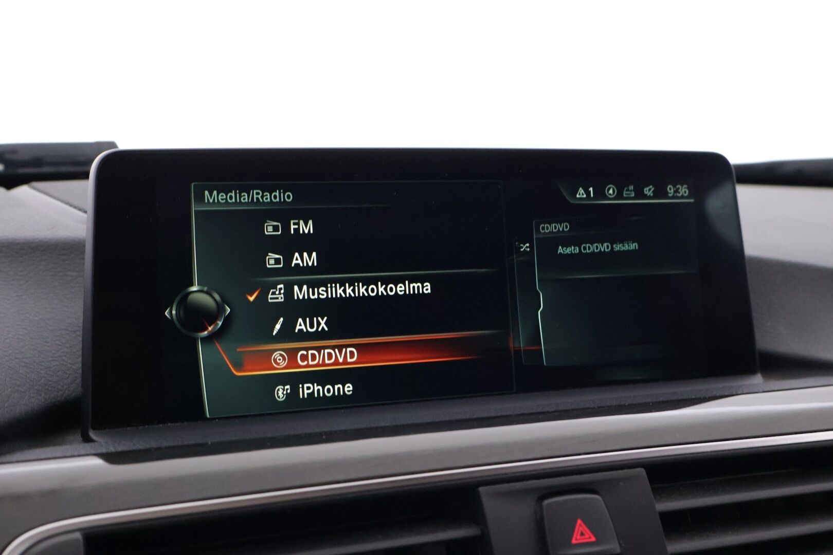 BMW 330 2016 e iPerformance - | ACC | Harman/Kardon | Konjakit Sähkösäädöillä | Kuskilla Muisti | Ambient Light | Adaptive LED | Kaistavahti | BLIS | KeyLess | P.Kamera | 360 Tutkanäkymä | 