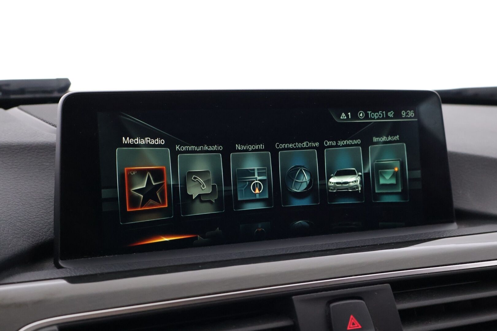 BMW 330 2016 e iPerformance - | ACC | Harman/Kardon | Konjakit Sähkösäädöillä | Kuskilla Muisti | Ambient Light | Adaptive LED | Kaistavahti | BLIS | KeyLess | P.Kamera | 360 Tutkanäkymä | 