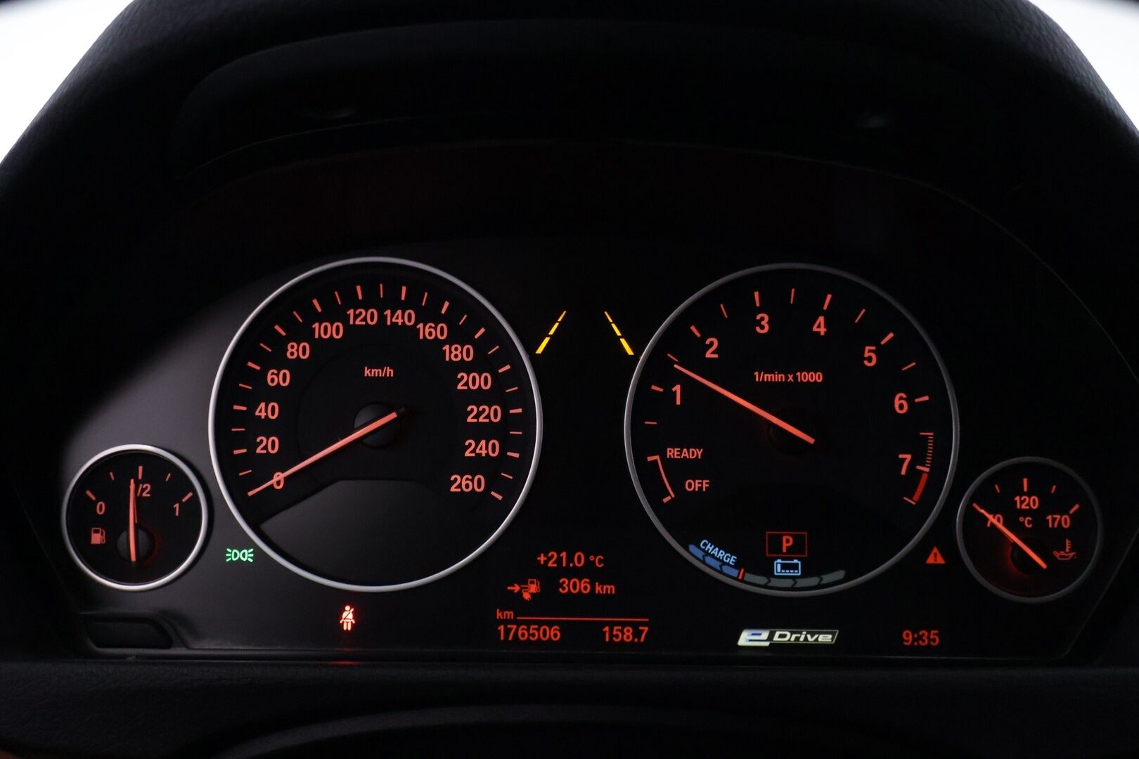 BMW 330 2016 e iPerformance - | ACC | Harman/Kardon | Konjakit Sähkösäädöillä | Kuskilla Muisti | Ambient Light | Adaptive LED | Kaistavahti | BLIS | KeyLess | P.Kamera | 360 Tutkanäkymä | 