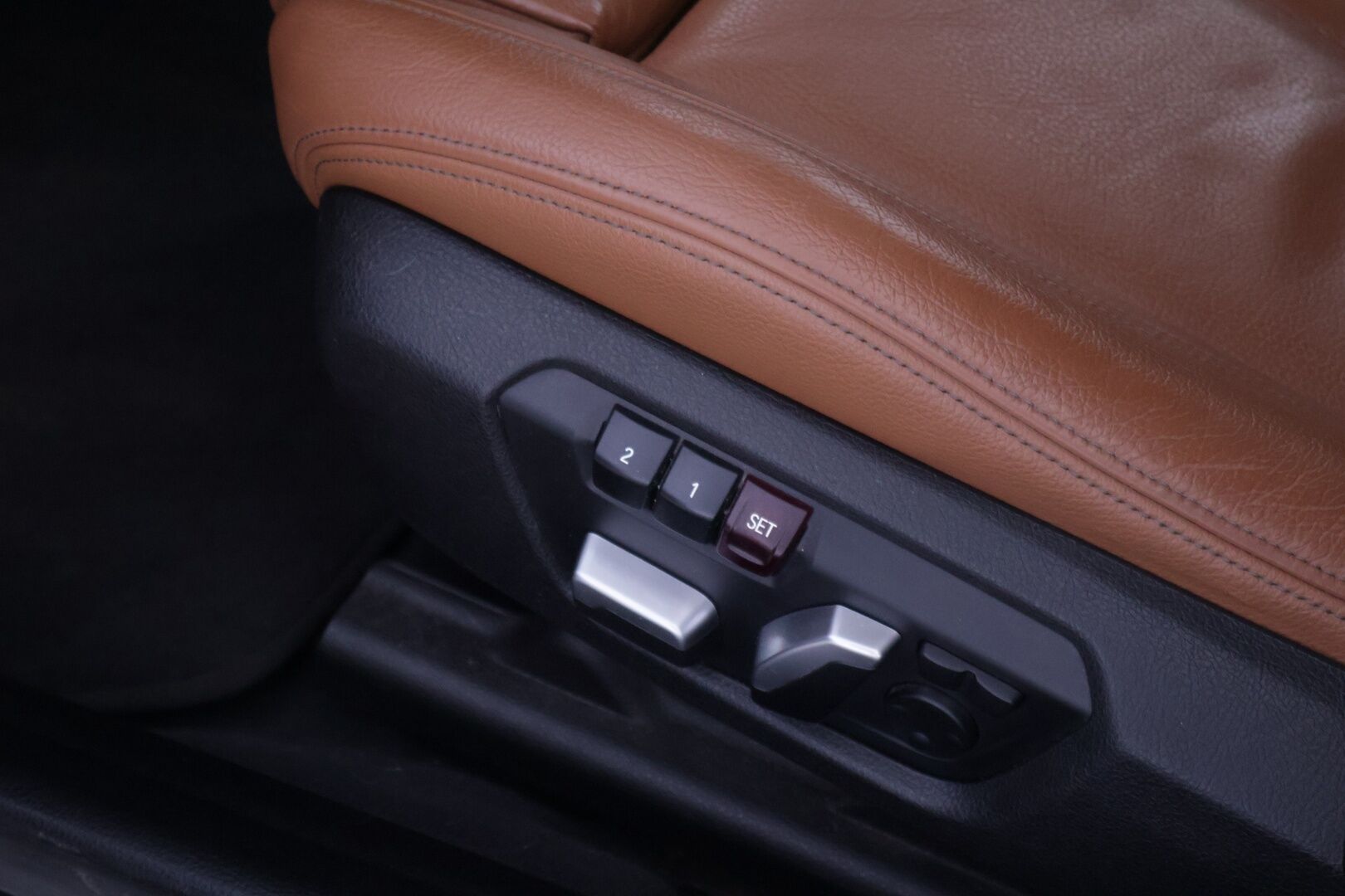 BMW 330 2016 e iPerformance - | ACC | Harman/Kardon | Konjakit Sähkösäädöillä | Kuskilla Muisti | Ambient Light | Adaptive LED | Kaistavahti | BLIS | KeyLess | P.Kamera | 360 Tutkanäkymä | 