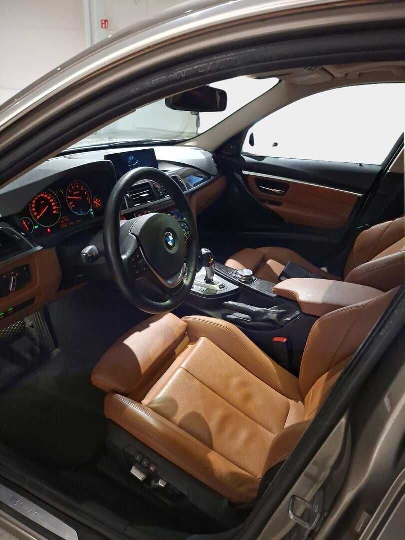 BMW 330 2016 e iPerformance - | ACC | Harman/Kardon | Konjakit Sähkösäädöillä | Kuskilla Muisti | Ambient Light | Adaptive LED | Kaistavahti | BLIS | KeyLess | P.Kamera | 360 Tutkanäkymä | 