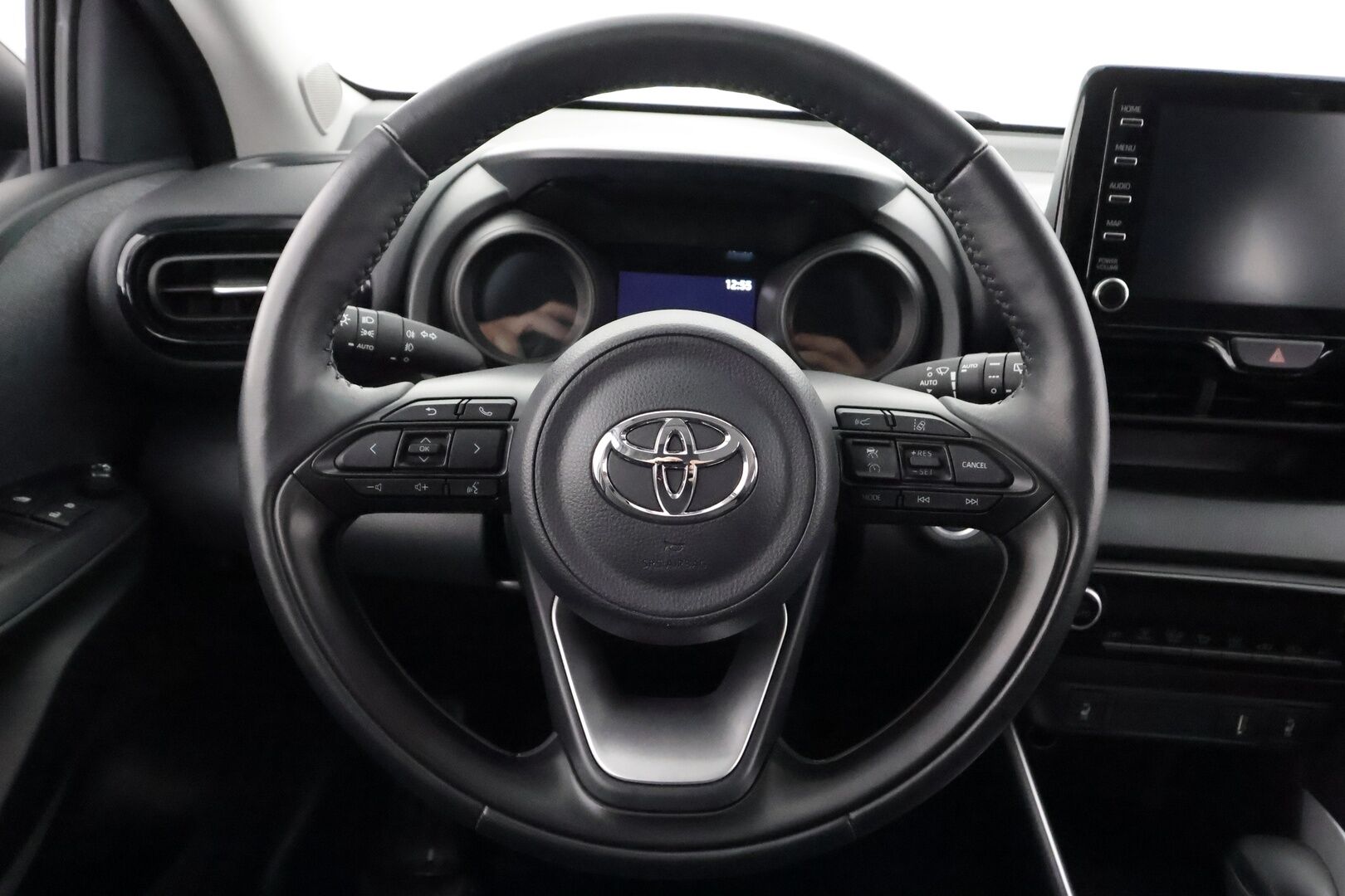 Toyota Yaris 2021 1,5 Hybrid Style - | ACC | LED | P.Kamera | Kaistavahti | Keyless | Apple&Android | Kahdet renkaat | Suomi-auto | Merkkihuollot |