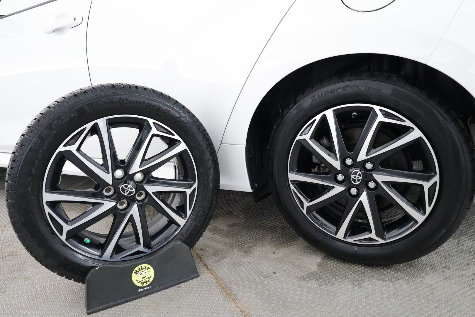 Toyota Yaris 2021 1,5 Hybrid Style - | ACC | LED | P.Kamera | Kaistavahti | Keyless | Apple&Android | Kahdet renkaat | Suomi-auto | Merkkihuollot |