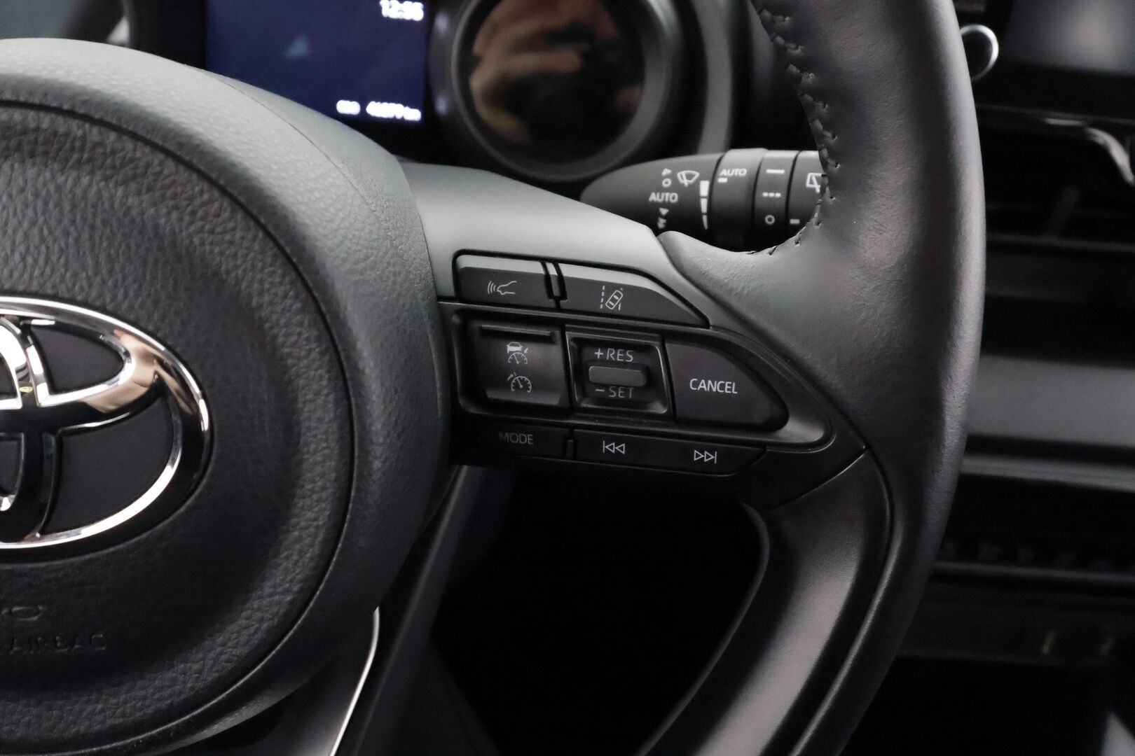 Toyota Yaris 2021 1,5 Hybrid Style - | ACC | LED | P.Kamera | Kaistavahti | Keyless | Apple&Android | Kahdet renkaat | Suomi-auto | Merkkihuollot |