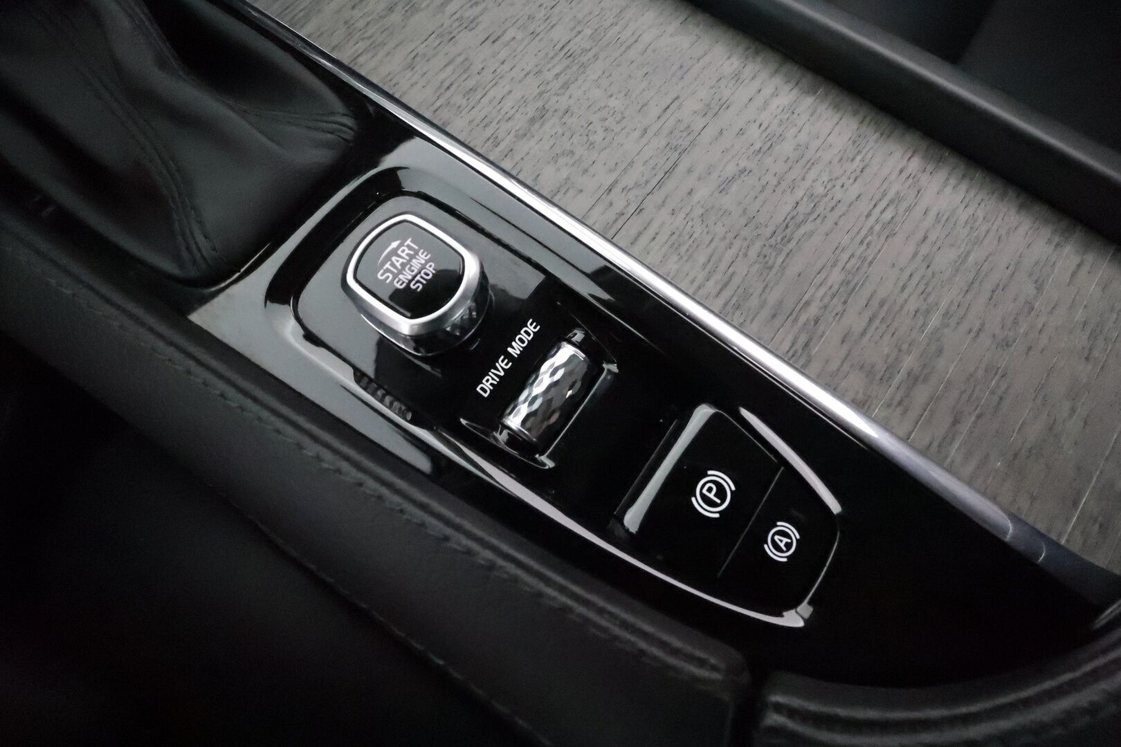 Volvo V90 2021 D3 Business Inscription Edition aut **Webasto / Koukku / Adapt.Vakkari / P.kamera / LED-valot / Sporttinahat Muistilla** - 3,99 % KORKOTARJOUS TÄHÄN AUTOON - 1-om Suomi-auto / Kahdet Renkaat