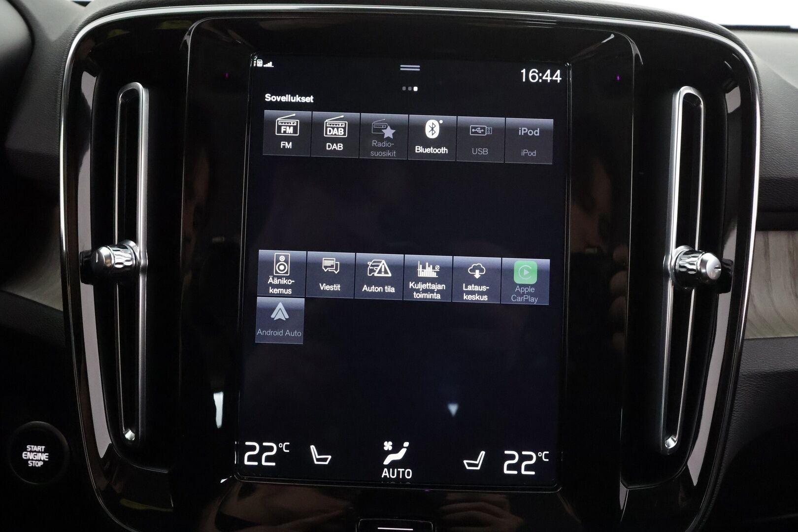 Volvo XC40 2021 T5 TwE Inscription aut * Webasto /  H&K / ACC / LED / P.Kamera / Sportnahat / Kaistavahti / Navi / Keyless * - Suomi-auto / 2x Latauskaapelit / Kahdet renkaat / Merkkihuollot - HULLUT JOULUT KORKOTARJOUS 2,49% 