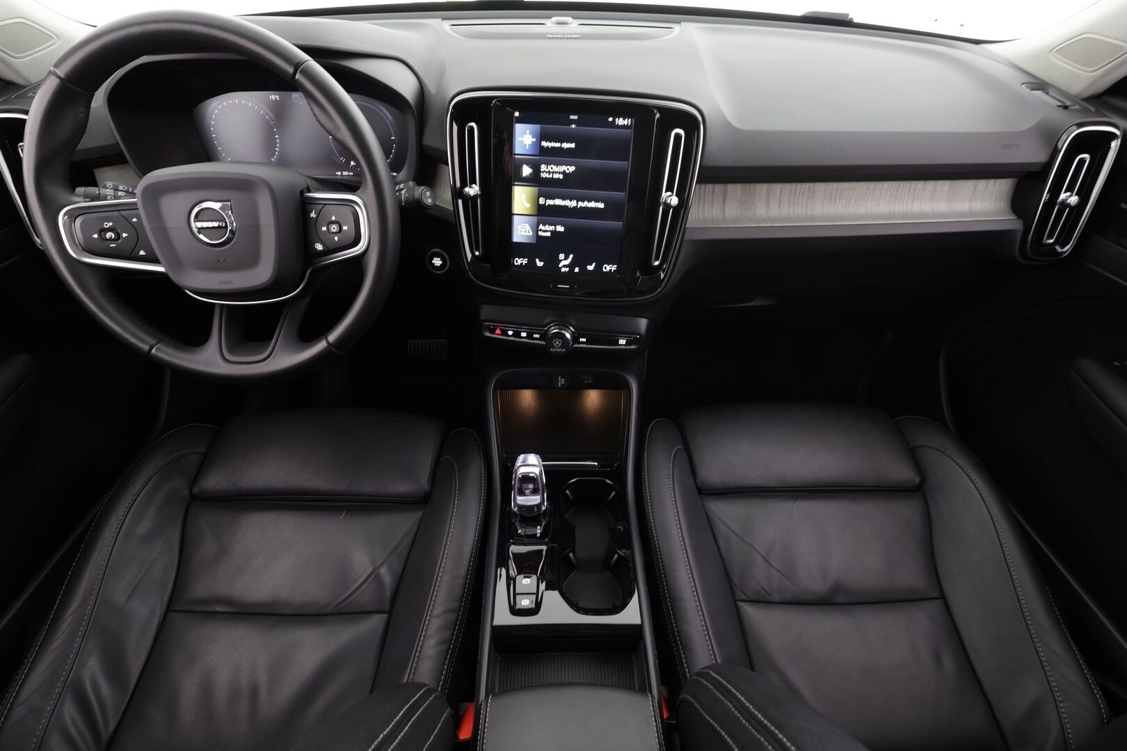 Volvo XC40 2021 T5 TwE Inscription aut * Webasto / Harman&Kardon / Adapt.Vakkari / Peruutuskamera / Sporttinahat / LED / Navi / KeyLess - Suomi-auto / 2x Latauskaapelit / Kahdet renkaat / Merkkihuollot / Supervarusteet!