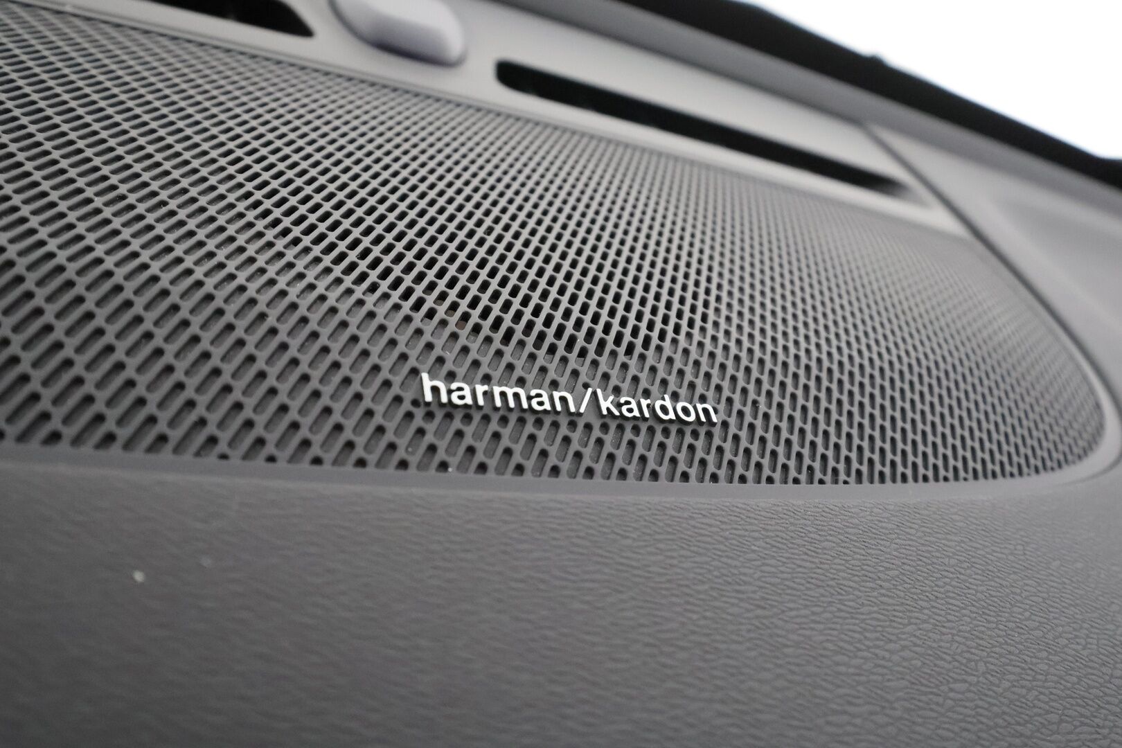 Volvo XC40 2021 T5 TwE Inscription aut * Webasto /  H&K / ACC / LED / P.Kamera / Sportnahat / Kaistavahti / Navi / Keyless * - Suomi-auto / 2x Latauskaapelit / Kahdet renkaat / Merkkihuollot - HULLUT JOULUT KORKOTARJOUS 2,49% 