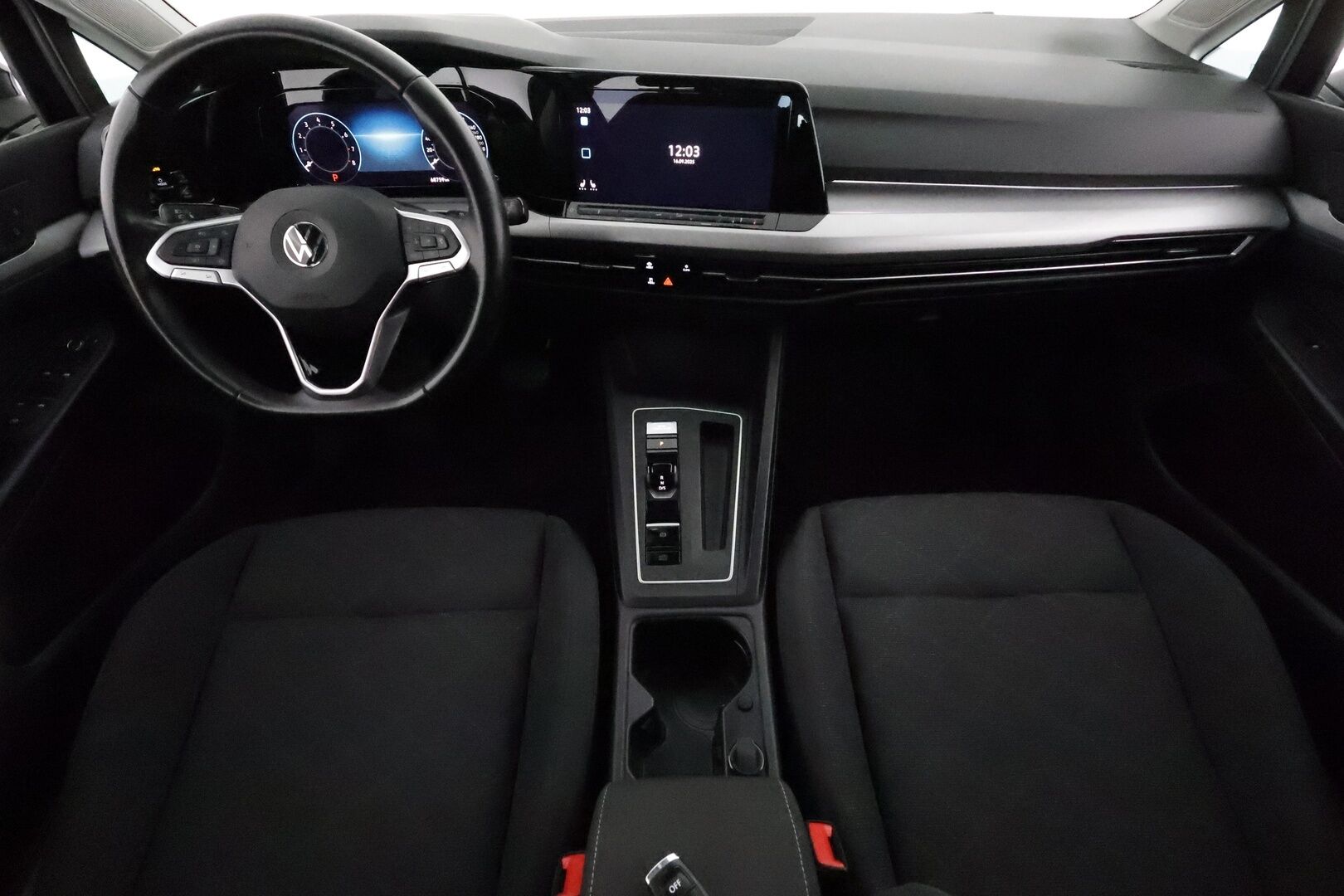 Volkswagen Golf 2020 First Edition 1,5 eTSI 110 kW (MHEV) DSG *ACC / LED-valot / P.Tutkat / Webasto / Navi / Kaistavahti / Digimittaristo* - Suomi-auto / Kahdet alkuperäiset alumiinivanteet / Viimeisin huolto 65tkm / Seuraava katsastus 16.9.2026