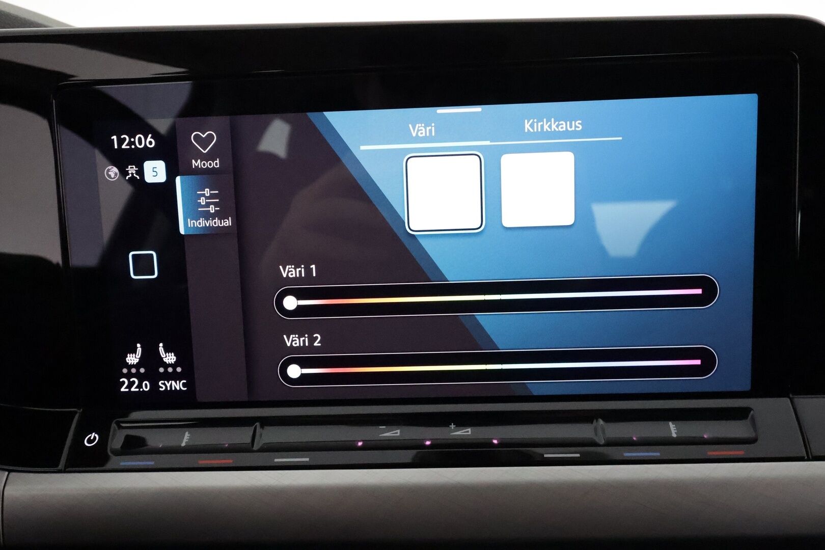 Volkswagen Golf 2020 First Edition 1,5 eTSI 110 kW (MHEV) DSG *ACC / LED-valot / P.Tutkat / Webasto / Navi / Kaistavahti / Digimittaristo* - Suomi-auto / Kahdet alkuperäiset alumiinivanteet / Viimeisin huolto 65tkm / Seuraava katsastus 16.9.2026