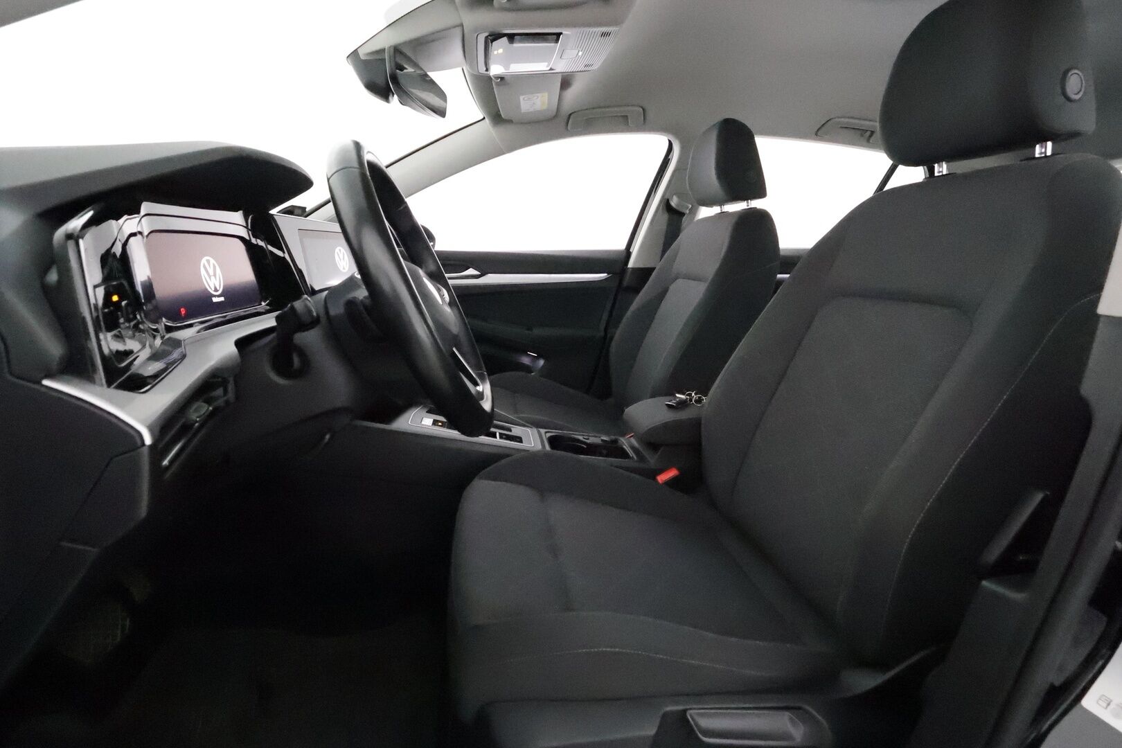 Volkswagen Golf 2020 First Edition 1,5 eTSI 110 kW (MHEV) DSG *ACC / LED-valot / P.Tutkat / Webasto / Navi / Kaistavahti / Digimittaristo* - Suomi-auto / Kahdet alkuperäiset alumiinivanteet / Viimeisin huolto 65tkm / Seuraava katsastus 16.9.2026